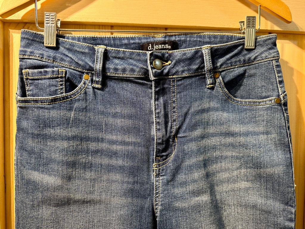 D.JEANS - Consigned with VARDO Vintage & Valuables vvvardo.ca