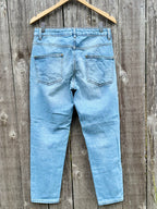 ASOS DESIGN baggy jeans - Consigned with VARDO Vintage & Valuables vvvardo.ca