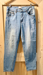 ASOS DESIGN baggy jeans - Consigned with VARDO Vintage & Valuables vvvardo.ca