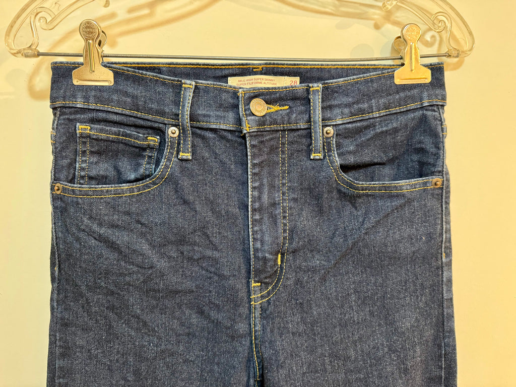 High-Rise Super Skinny LEVI'S jeans- Consigned with VARDO Vintage & Valuables vvvardo.ca