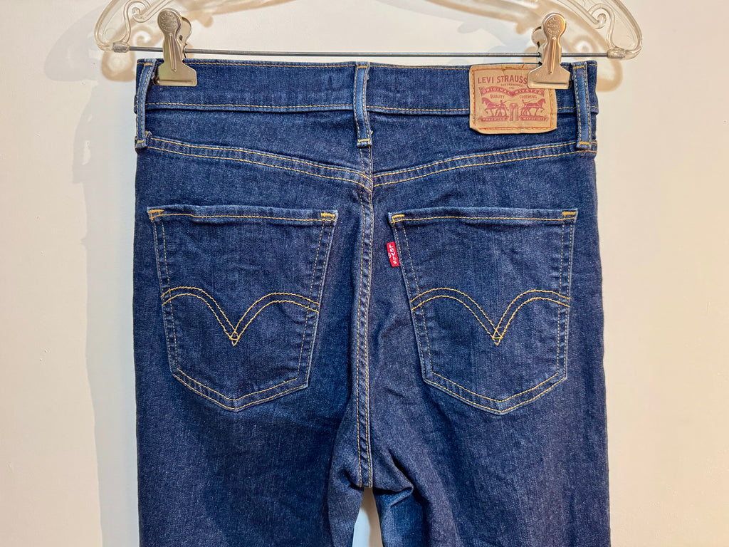 High-Rise Super Skinny LEVI'S jeans- Consigned with VARDO Vintage & Valuables vvvardo.ca
