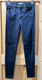 High-Rise Super Skinny LEVI'S jeans- Consigned with VARDO Vintage & Valuables vvvardo.ca