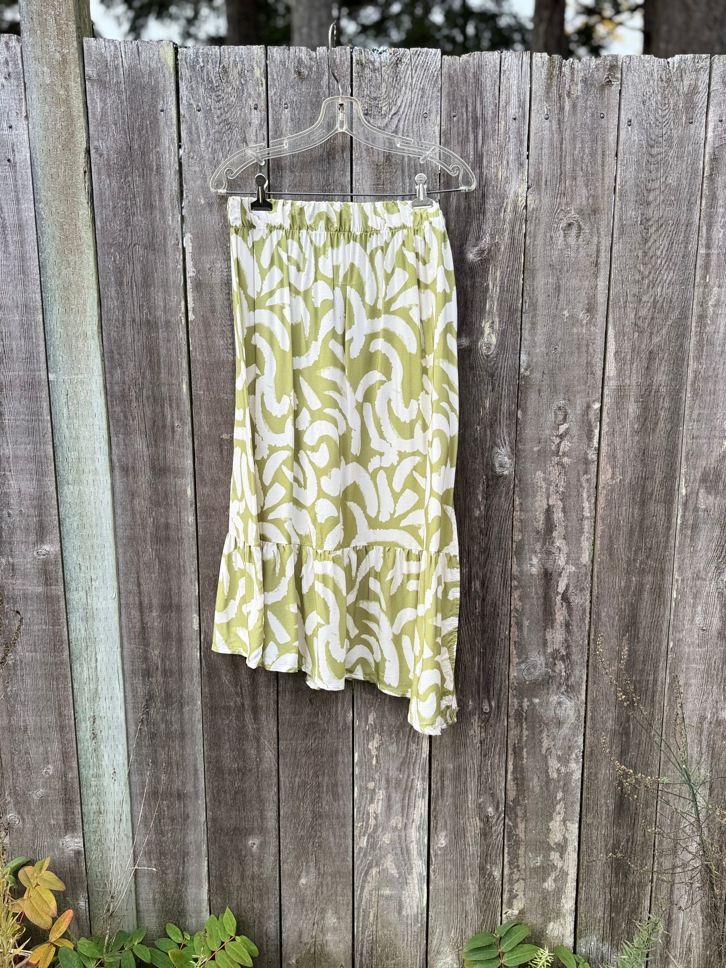 M Made in Italy skirt- Consigned with VARDO Vintage & Valuables vvvardo.ca