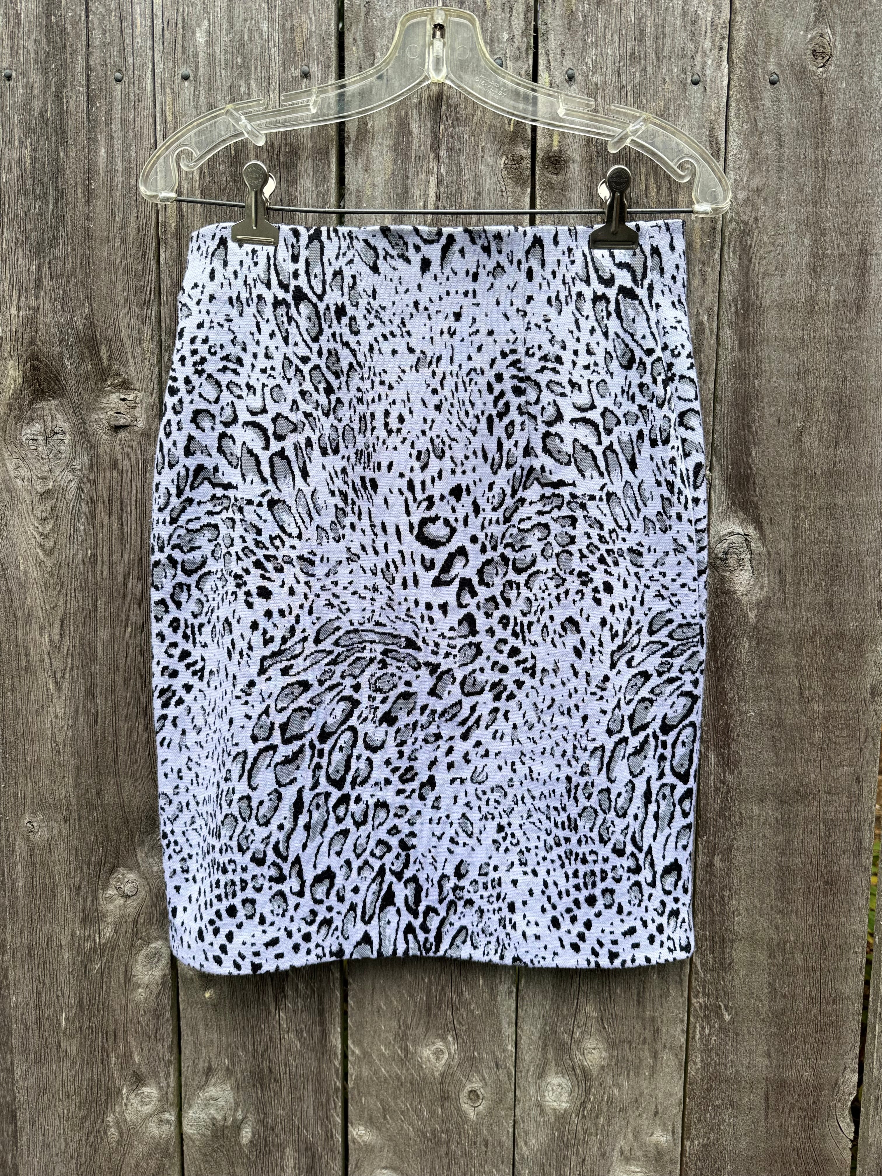 STUDIO POINT ANIMAL PRINT skirt- Consigned with VARDO Vintage & Valuables vvvardo.ca