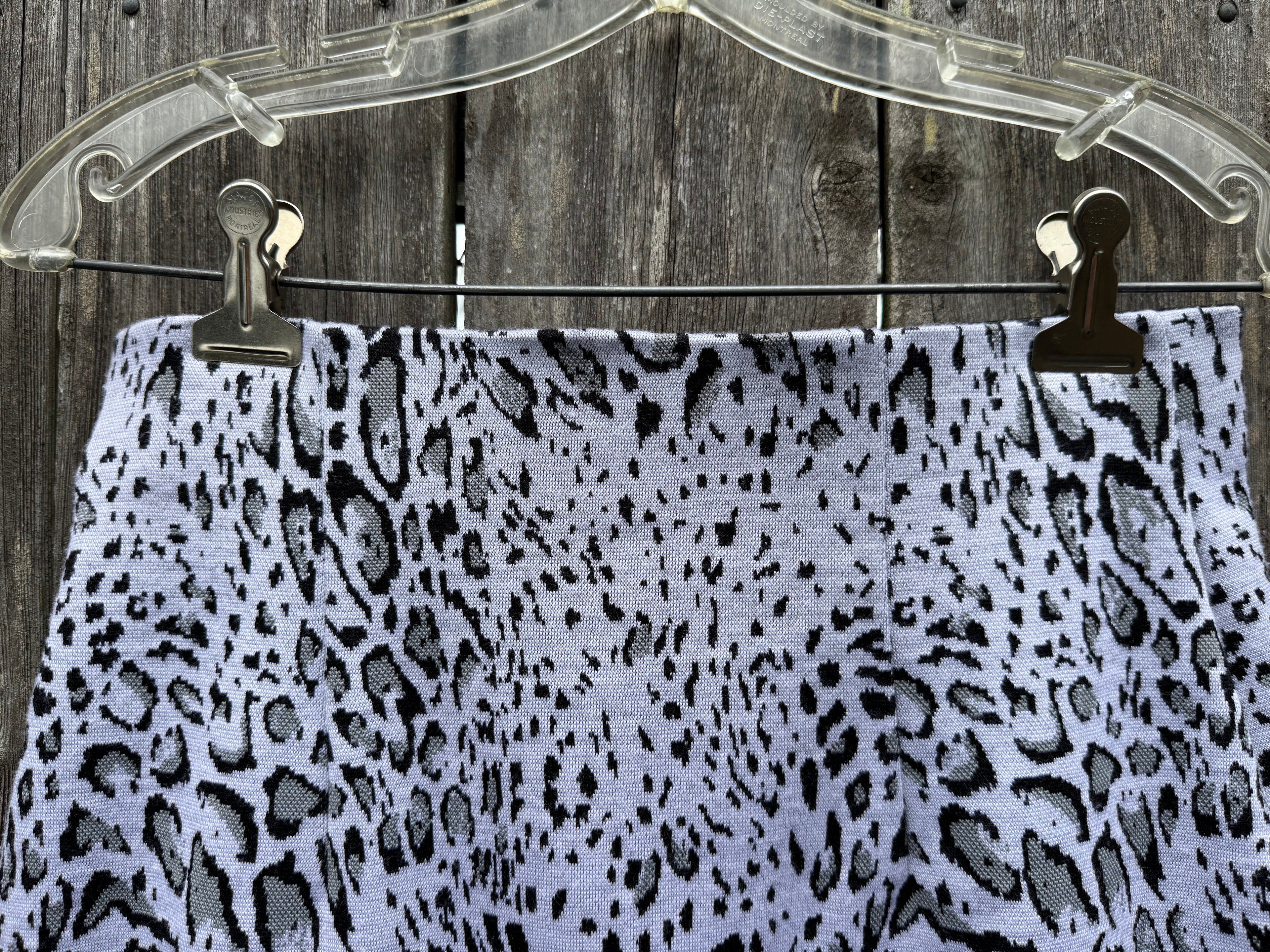 STUDIO POINT ANIMAL PRINT skirt- Consigned with VARDO Vintage & Valuables vvvardo.ca