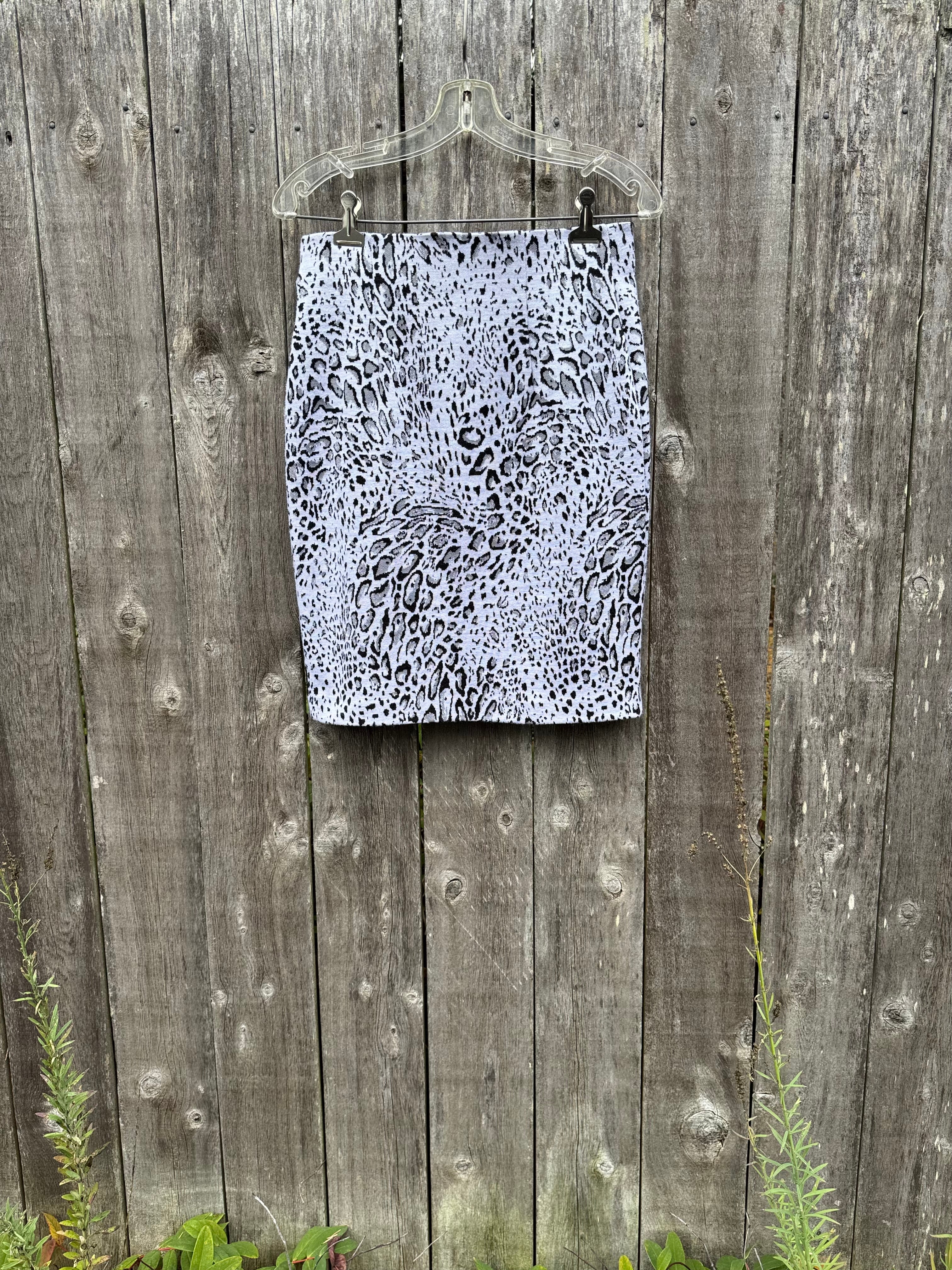 STUDIO POINT ANIMAL PRINT skirt- Consigned with VARDO Vintage & Valuables vvvardo.ca