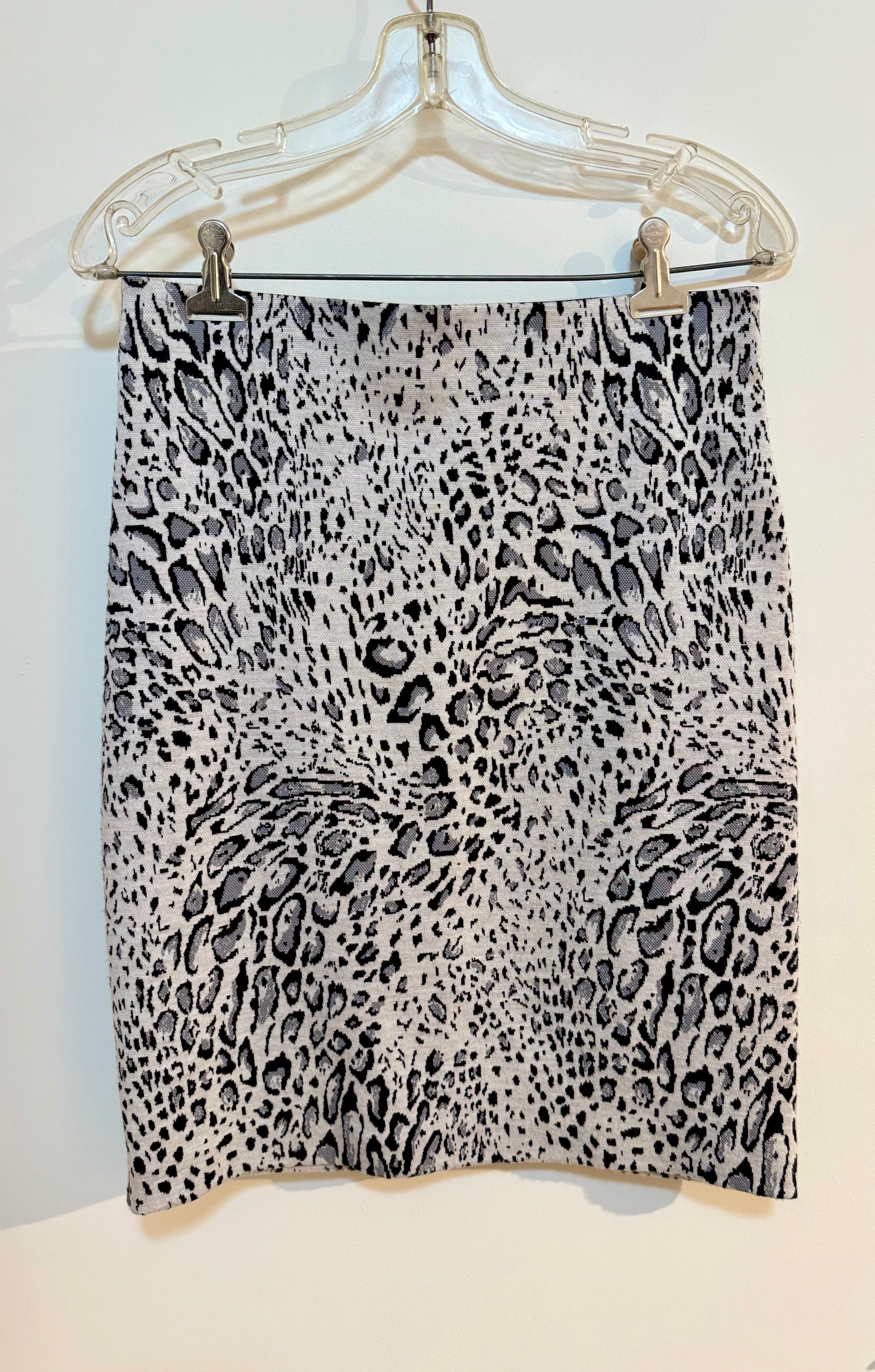 STUDIO POINT ANIMAL PRINT skirt- Consigned with VARDO Vintage & Valuables vvvardo.ca