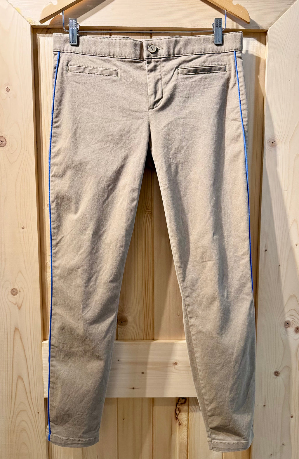 KHAKIS by GAP- Consigned with VARDO Vintage & Valuables vvvardo.ca