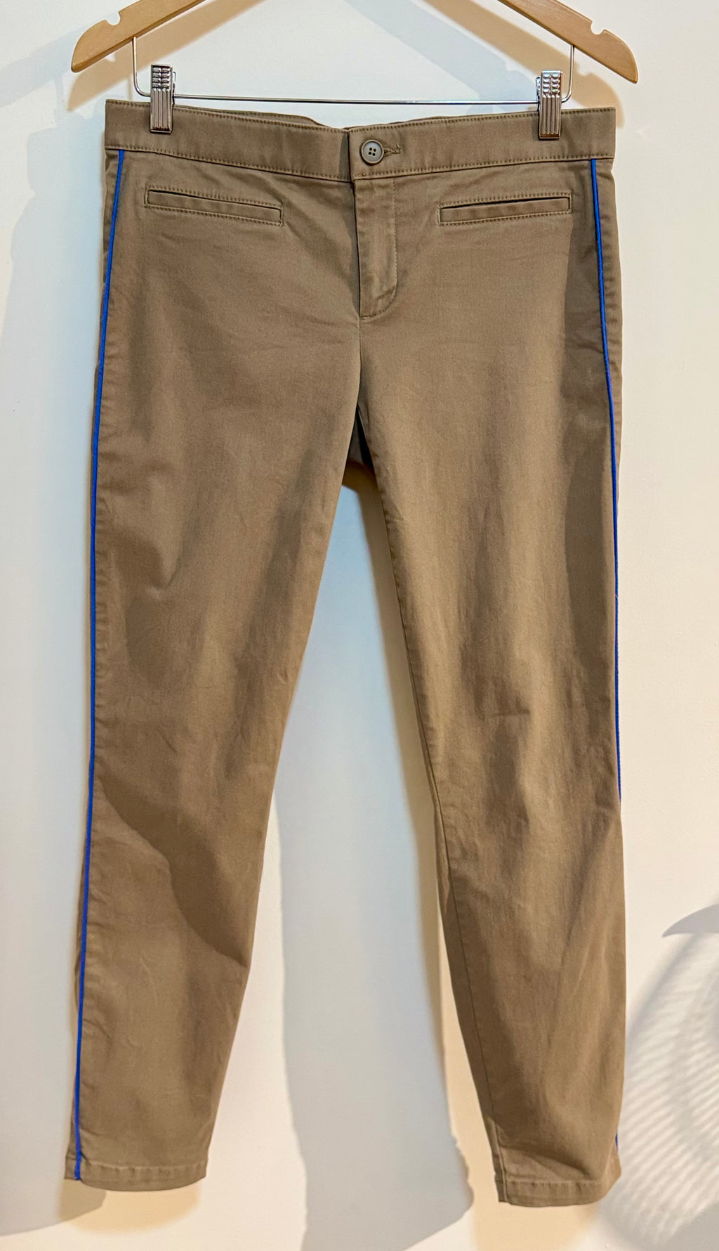 KHAKIS by GAP- Consigned with VARDO Vintage & Valuables vvvardo.ca