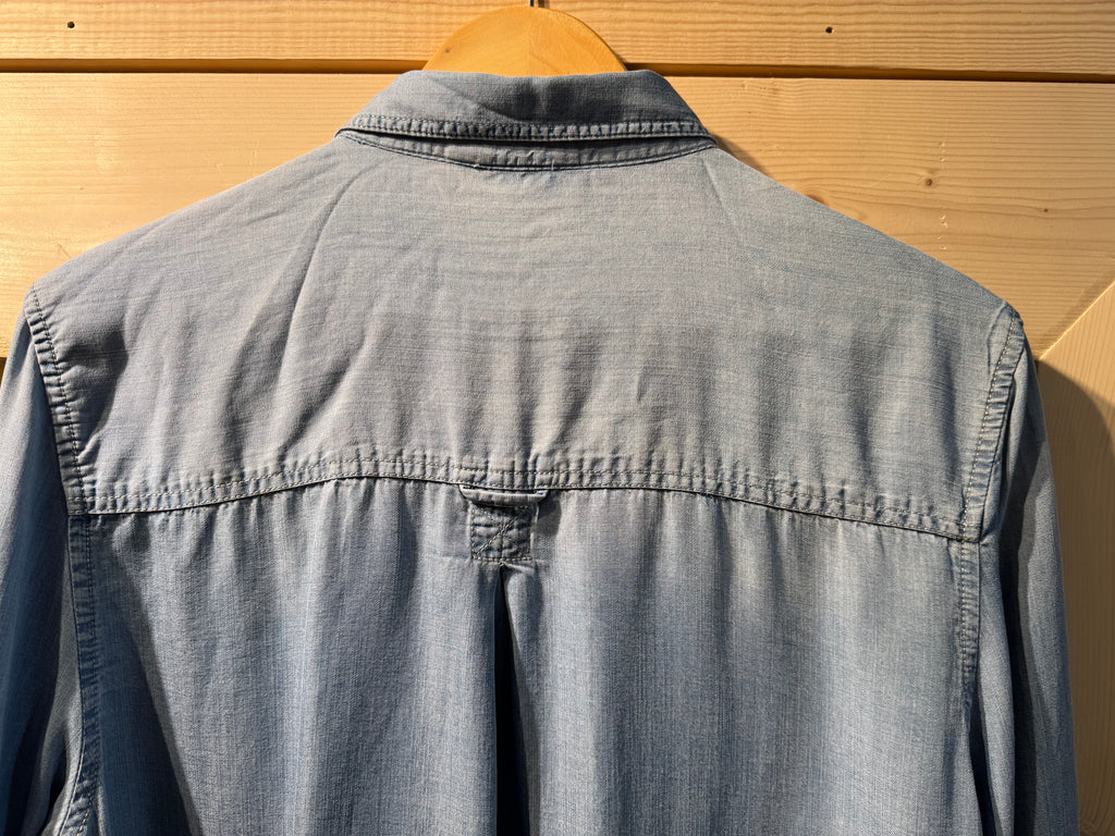 HARLOW BUTTON-UP- Consigned with VARDO Vintage & Valuables vvvardo.ca