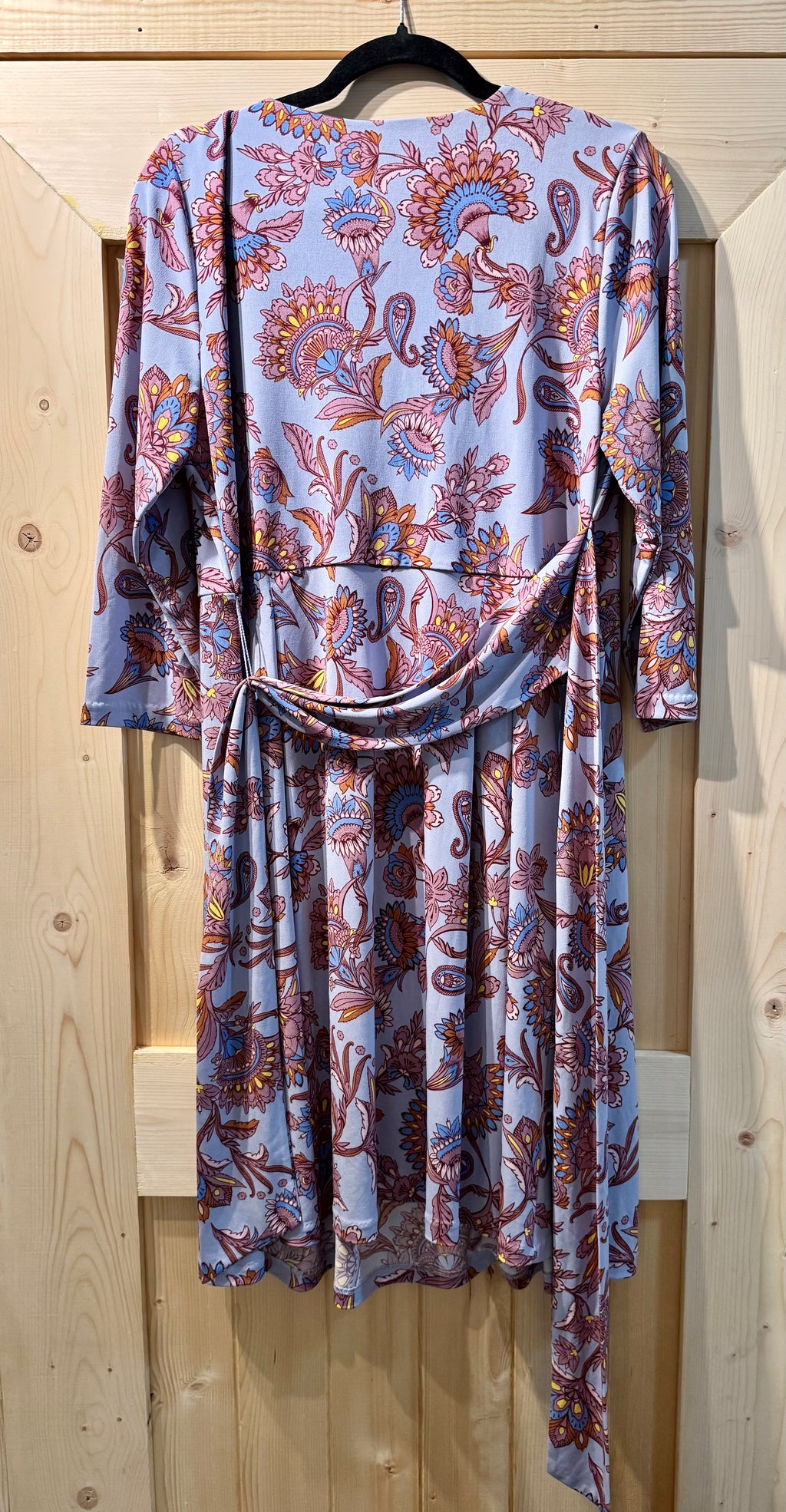 A PEA IN THE POD DRESS- Consigned with VARDO Vintage & Valuables vvvardo.ca