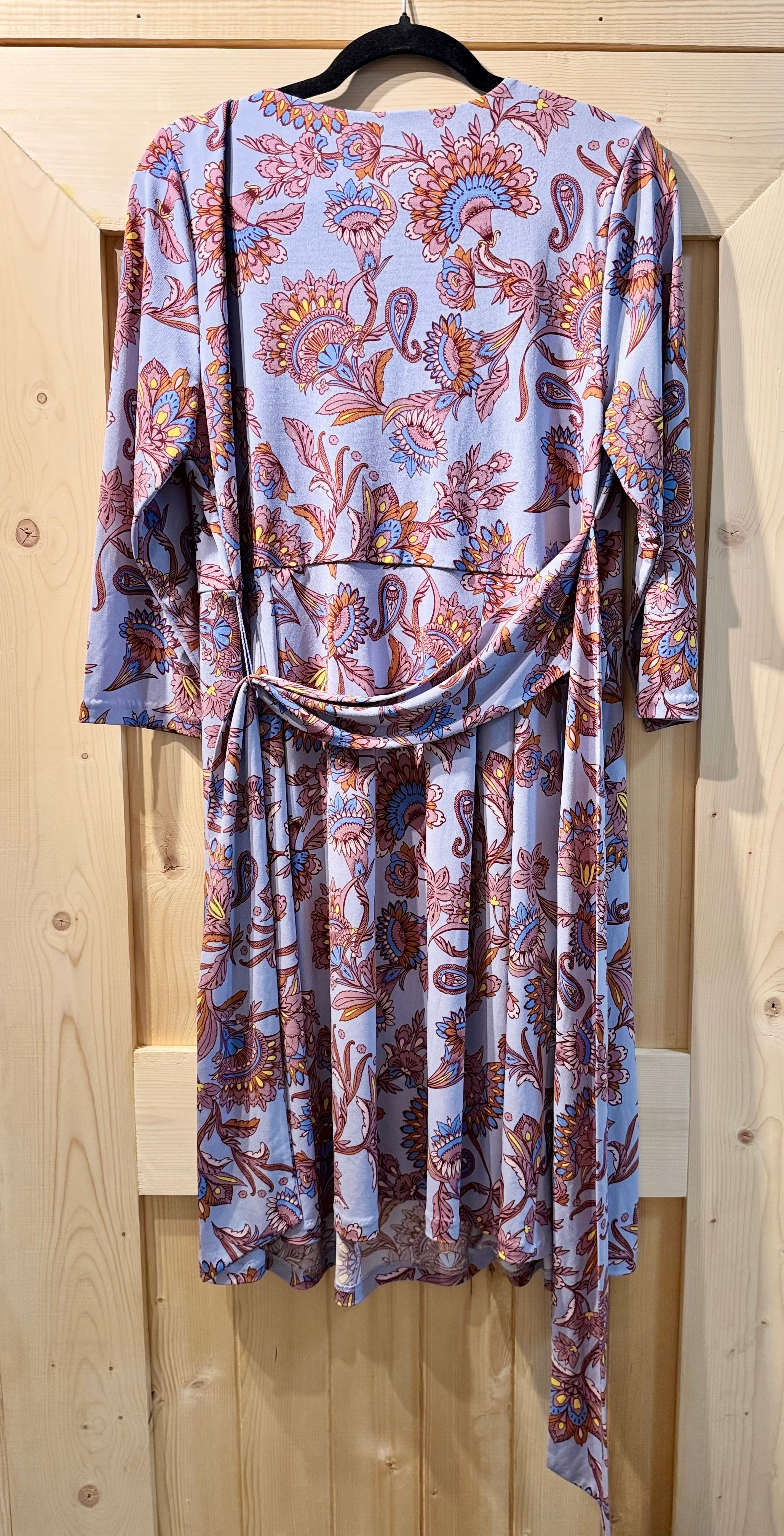 A PEA IN THE POD DRESS- Consigned with VARDO Vintage & Valuables vvvardo.ca