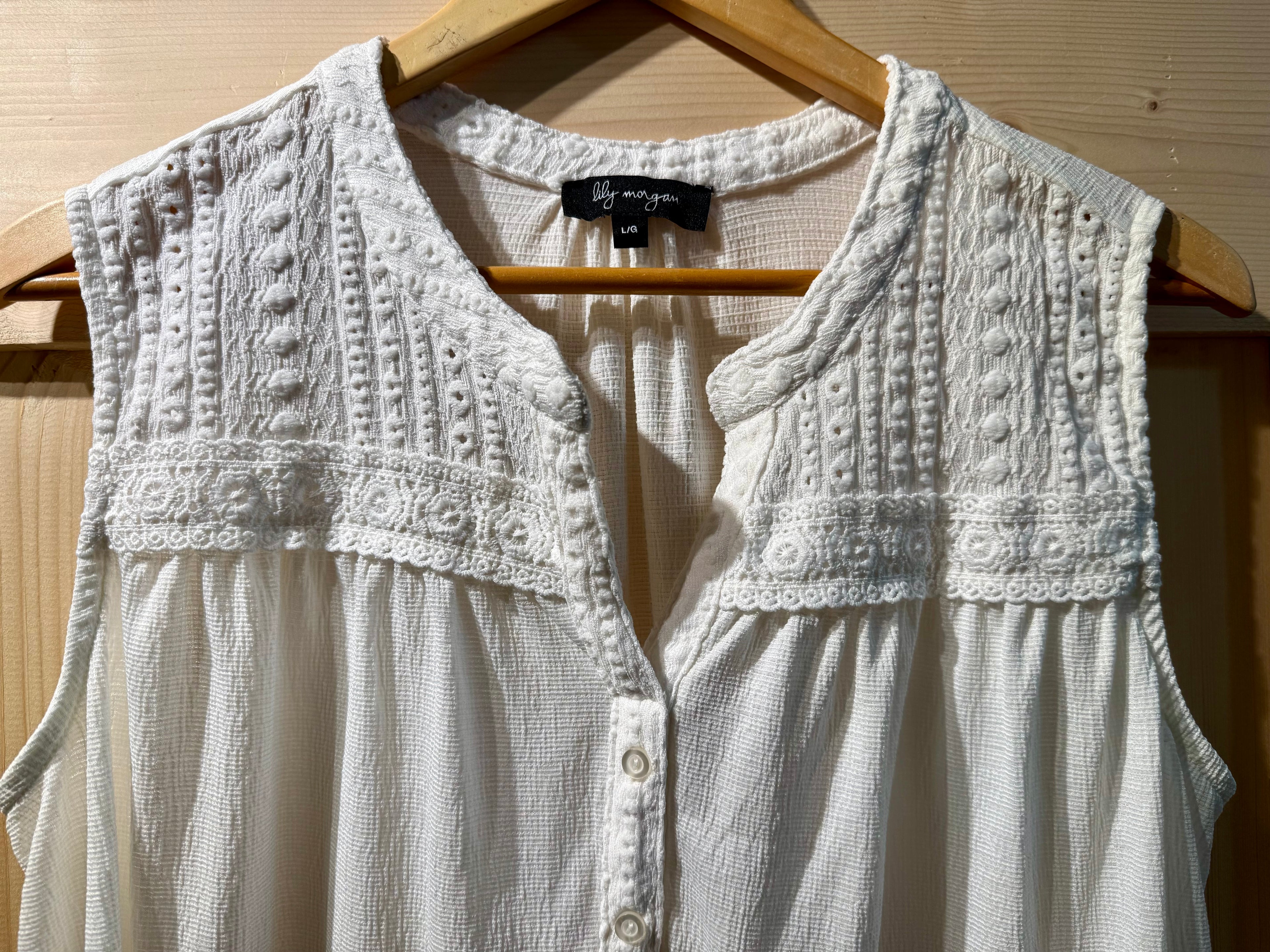 LILY MORGAN SLEEVELESS TOP- Consigned with VARDO Vintage & Valuables vvvardo.ca