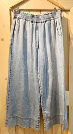 KENSIE WIDE JEANS- Consigned with VARDO Vintage & Valuables vvvardo.ca