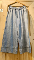 KENSIE WIDE JEANS- Consigned with VARDO Vintage & Valuables vvvardo.ca
