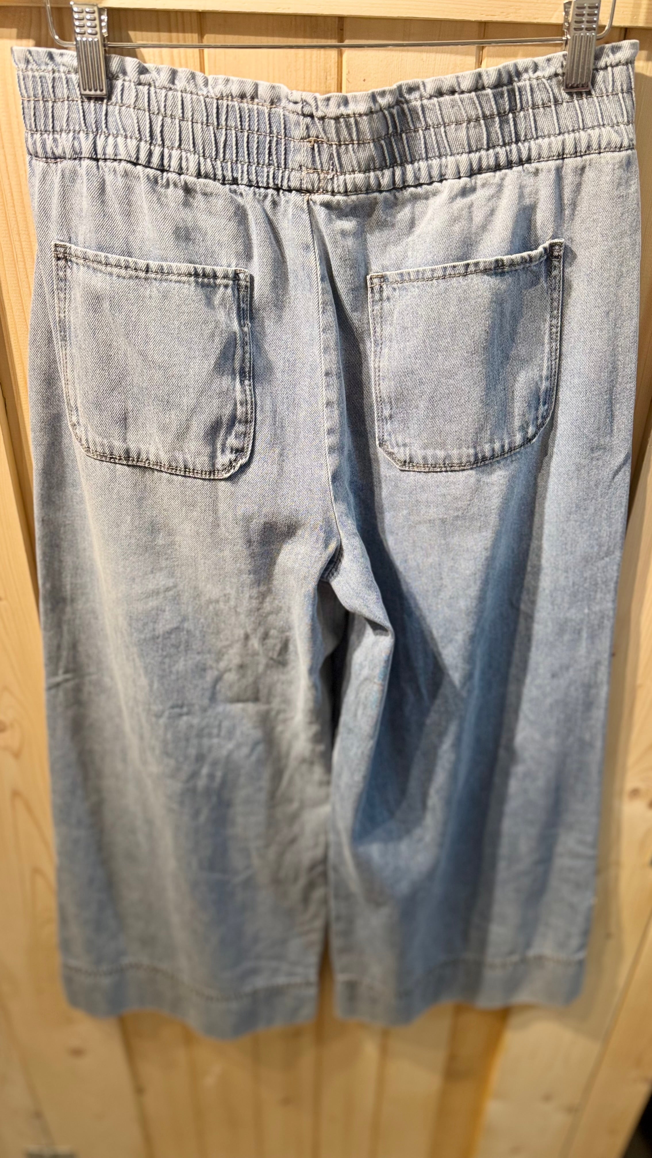 KENSIE WIDE JEANS- Consigned with VARDO Vintage & Valuables vvvardo.ca