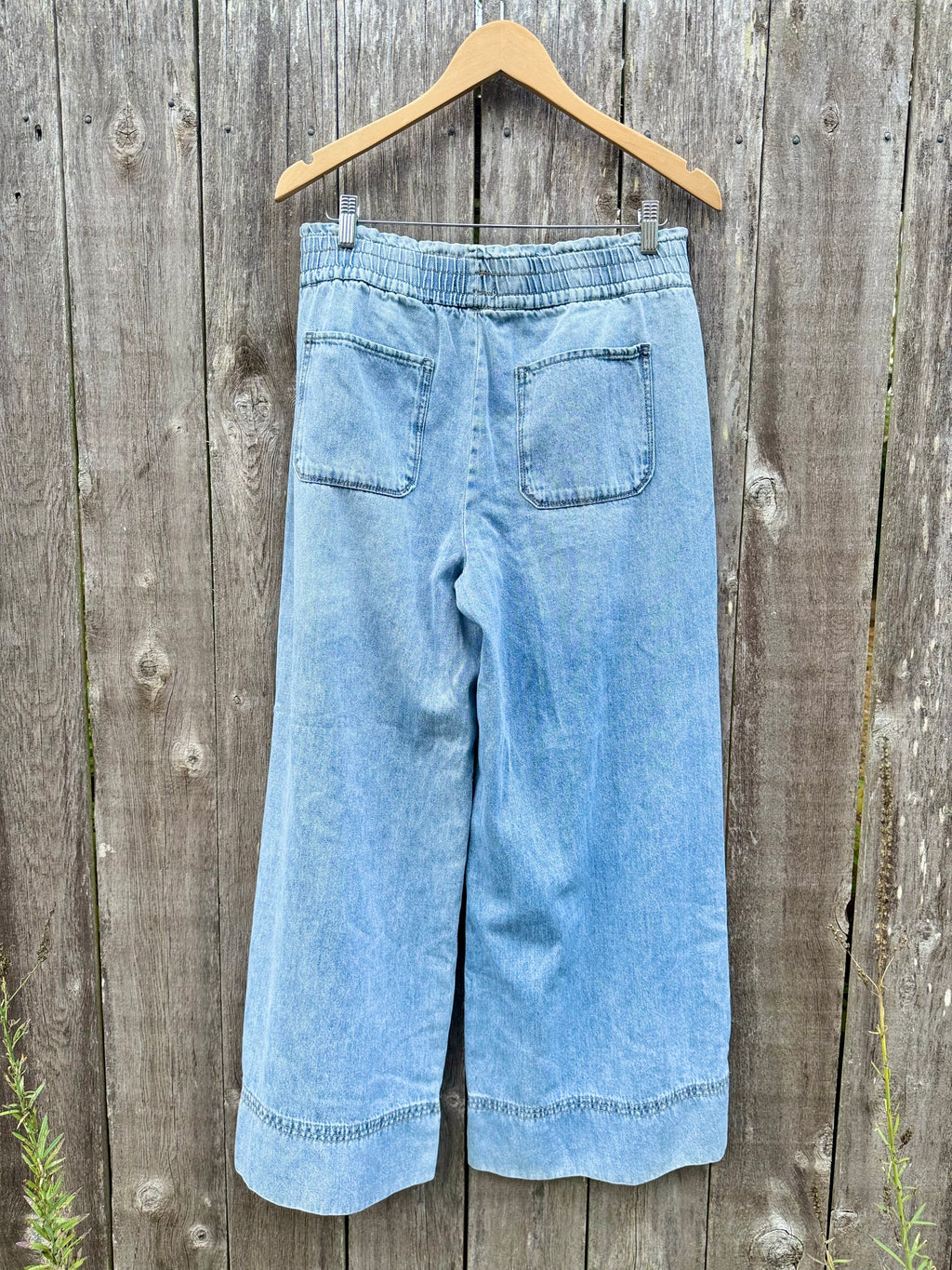 KENSIE WIDE JEANS- Consigned with VARDO Vintage & Valuables vvvardo.ca