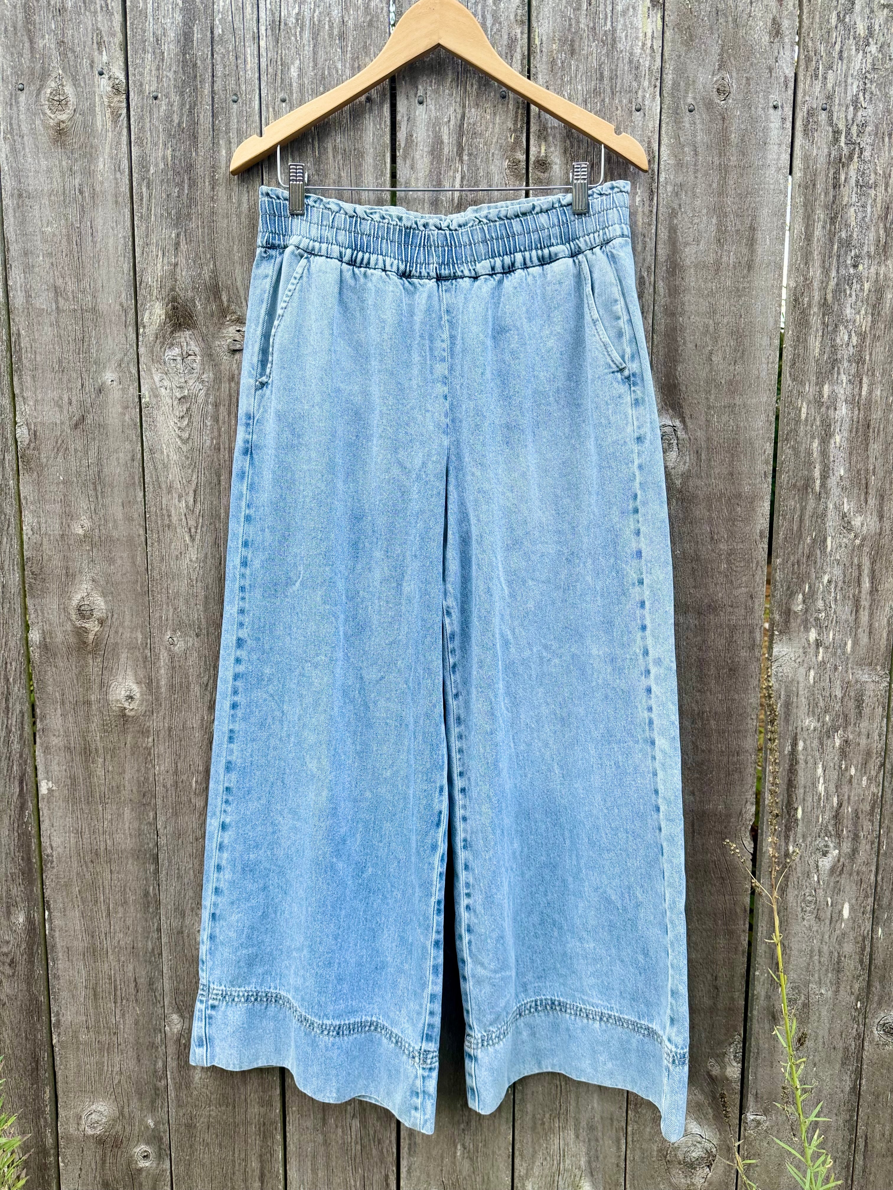 KENSIE WIDE JEANS- Consigned with VARDO Vintage & Valuables vvvardo.ca