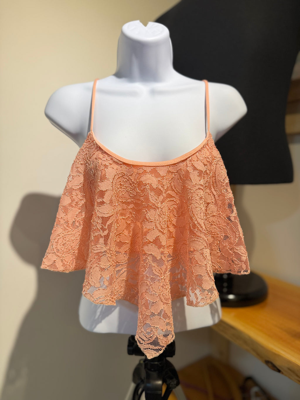 SEDUCTIONS LACE CROP TOP - Consigned with VARDO Vintage & Valuables vvvardo.ca