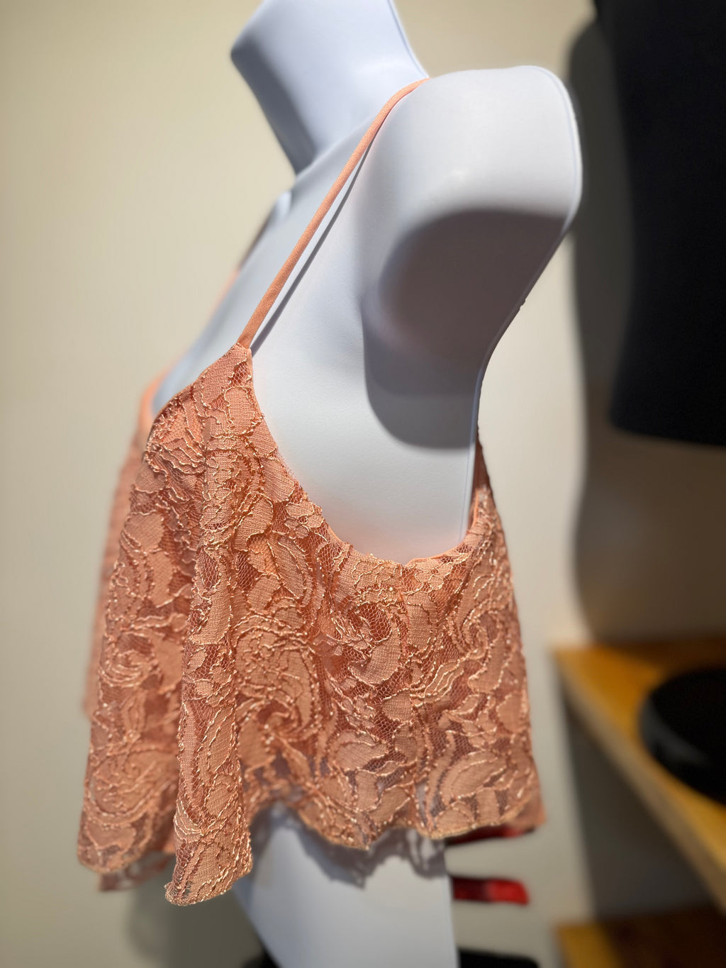 SEDUCTIONS LACE CROP TOP - Consigned with VARDO Vintage & Valuables vvvardo.ca