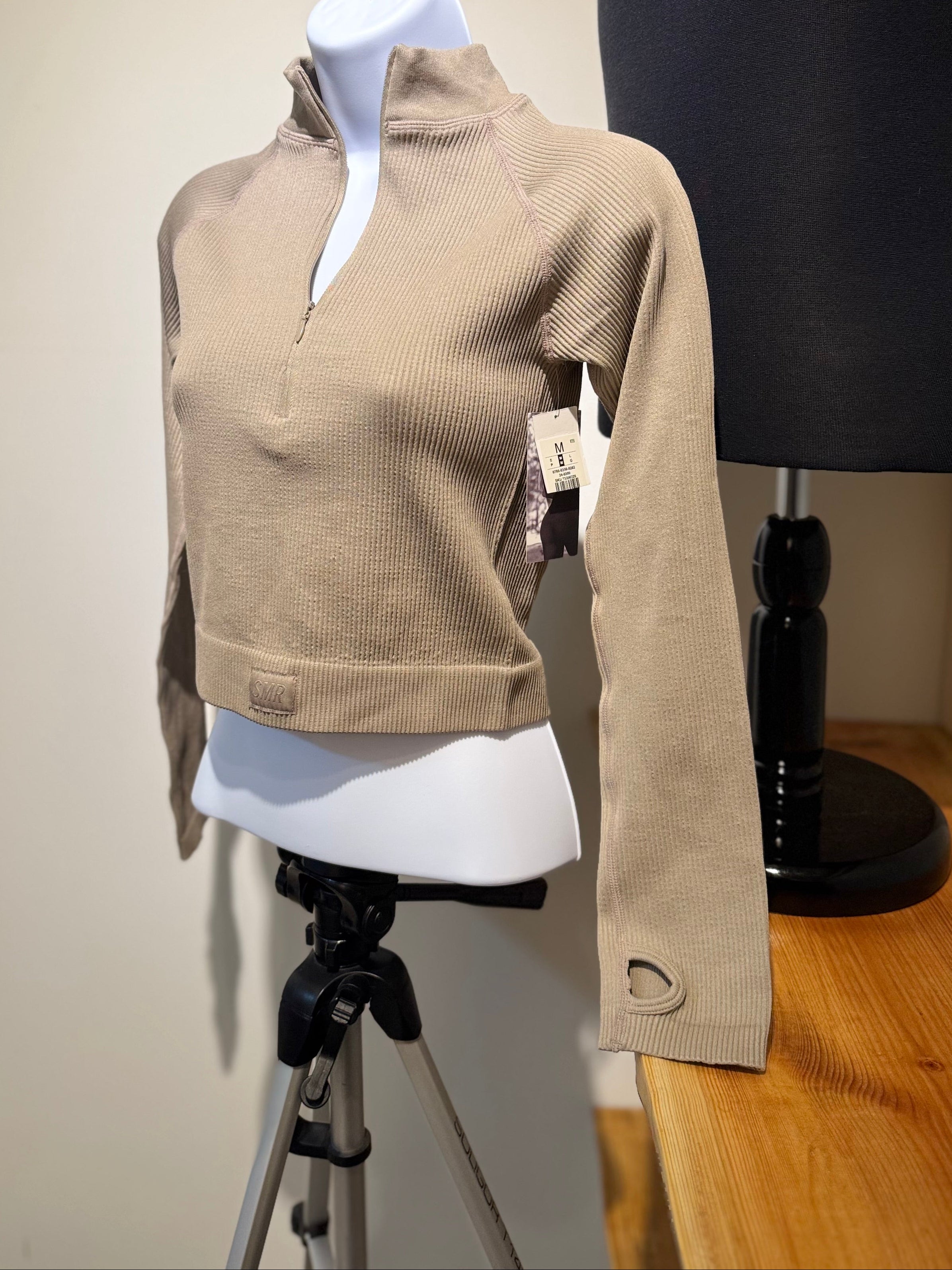 SMR SOMMER RAY LONG SLEEVE TOP- Consigned with VARDO Vintage & Valuables vvvardo.ca