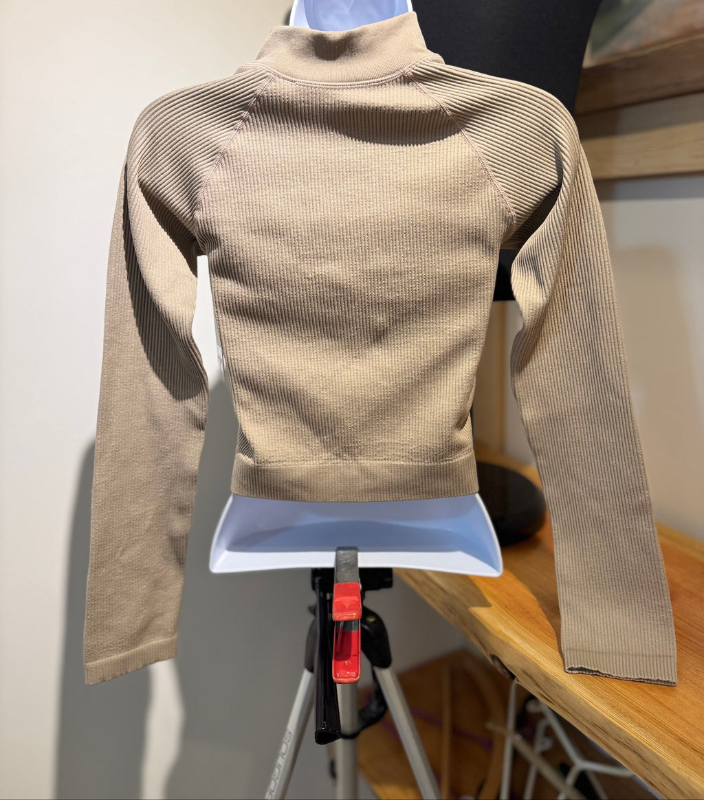 SMR SOMMER RAY LONG SLEEVE TOP- Consigned with VARDO Vintage & Valuables vvvardo.ca