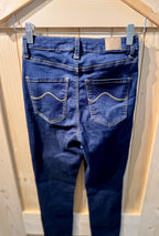 BLUENOTES DENIM CHRISSY - SUPER HIGH RISE JEGGING - Consigned with VARDO Vintage & Valuables vvvardo.ca