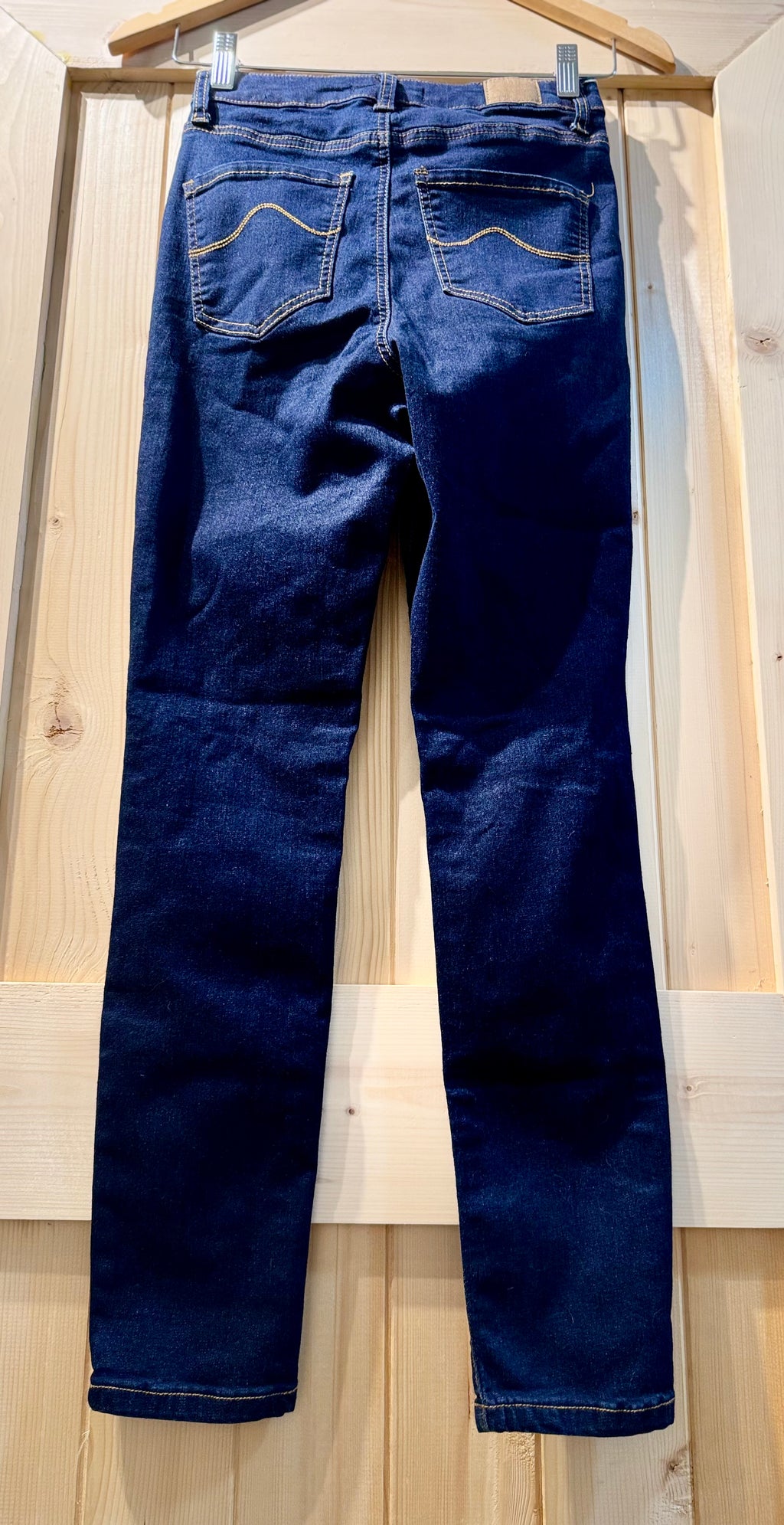 BLUENOTES DENIM CHRISSY - SUPER HIGH RISE JEGGING - Consigned with VARDO Vintage & Valuables vvvardo.ca