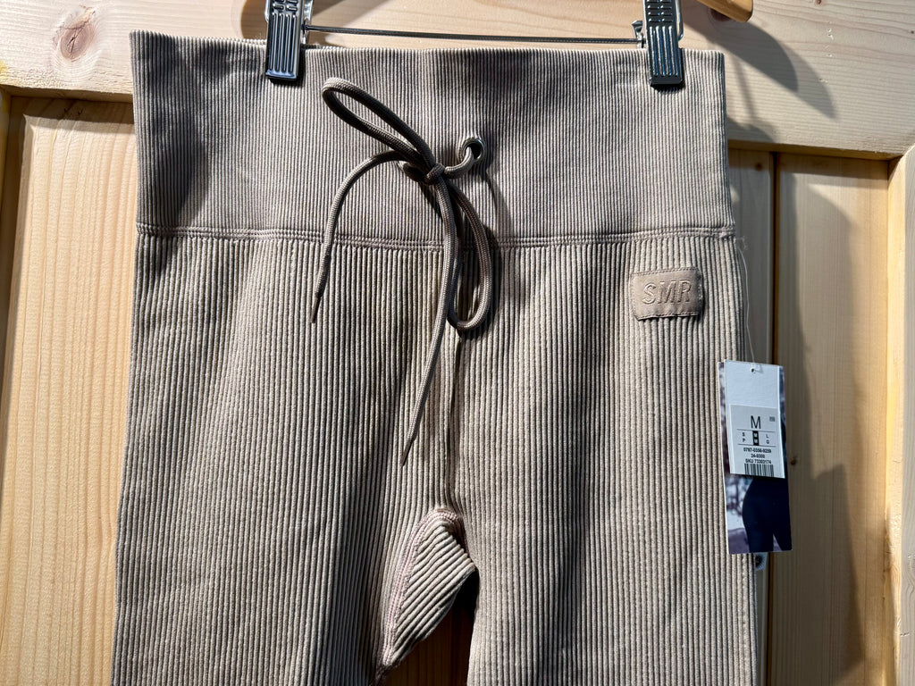 SMR SOMMER RAY Leggings- Consigned with VARDO Vintage & Valuables vvvardo.ca