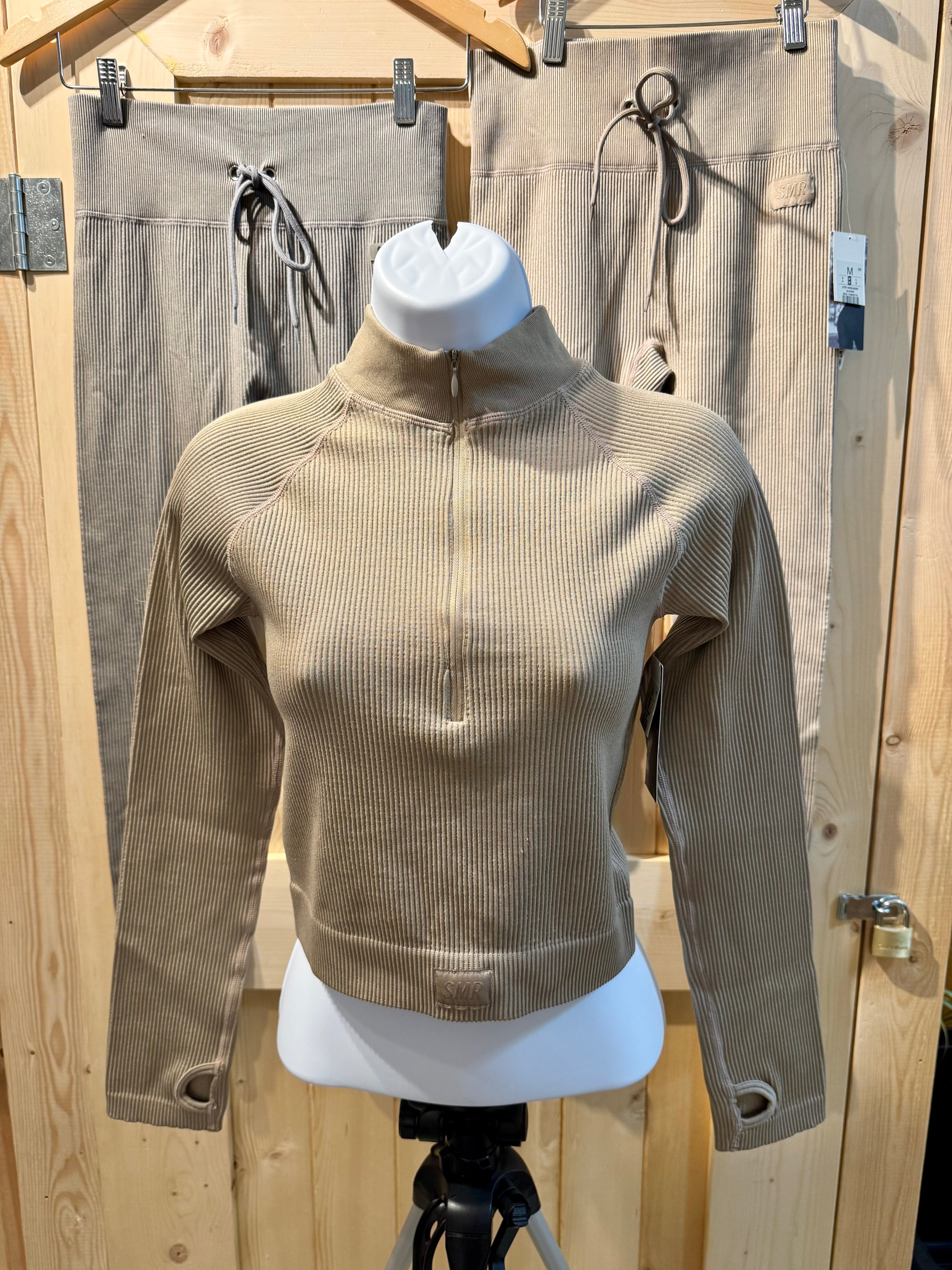 SMR SOMMER RAY Leggings- Consigned with VARDO Vintage & Valuables vvvardo.ca