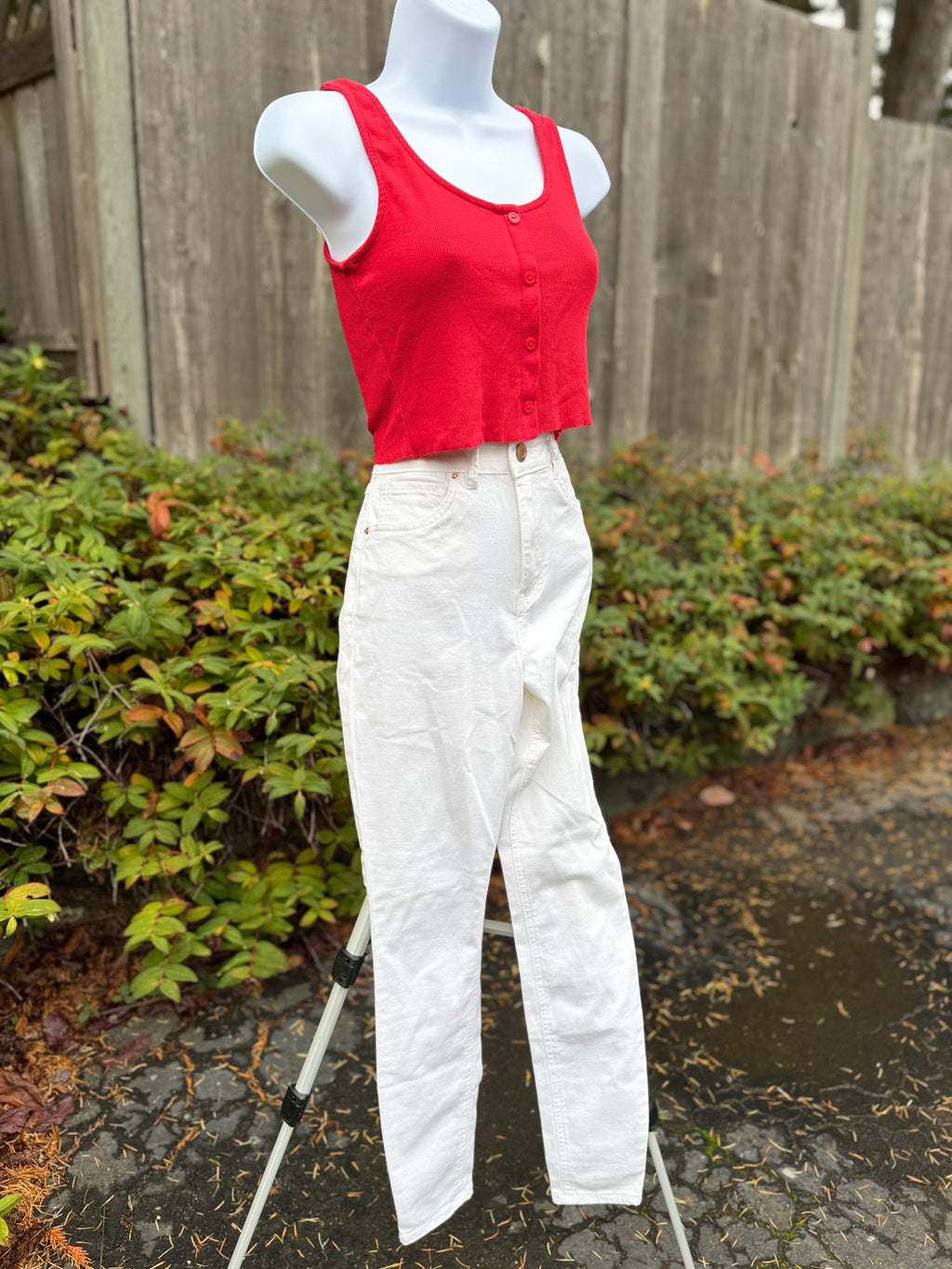 HEART & HIPS RED TANK TOP- Consigned with VARDO Vintage & Valuables vvvardo.ca