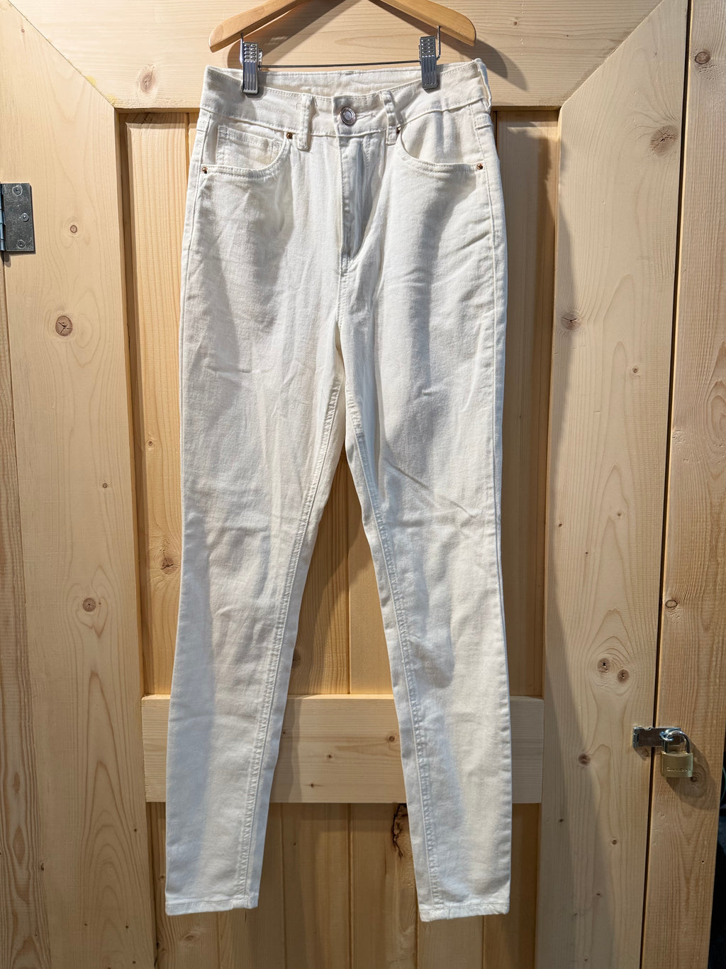 SWS CALI ultra high rise skinny white jeans - Consigned with VARDO Vintage & Valuables vvvardo.ca