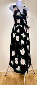 BANANA REPUBLIC WRAP DRESS- Consigned with VARDO Vintage & Valuables vvvardo.ca