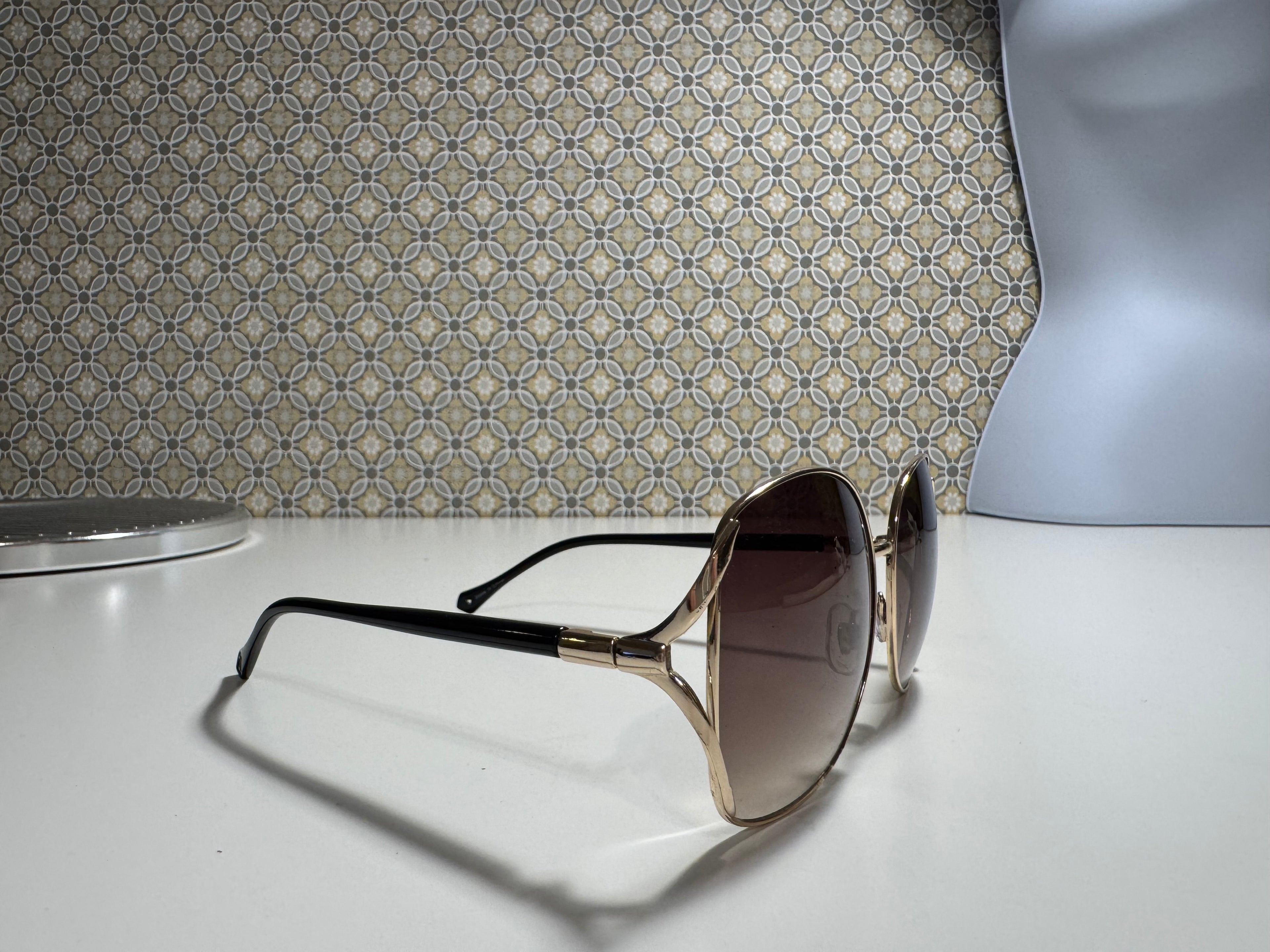 RETRO OVERSIZED SUNGLASSES - Consigned with VARDO Vintage & Valuables vvvardo.ca