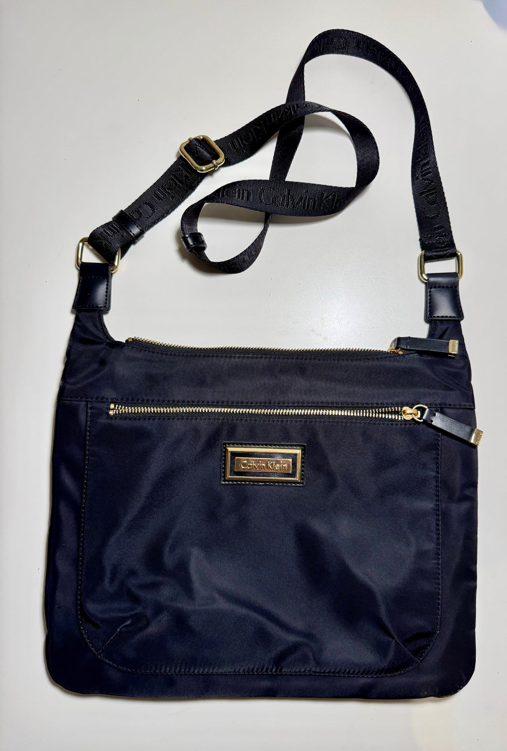 BLACK & GOLD CALVIN KLEIN HANDBAG - Consigned with VARDO Vintage & Valuables vvvardo.ca