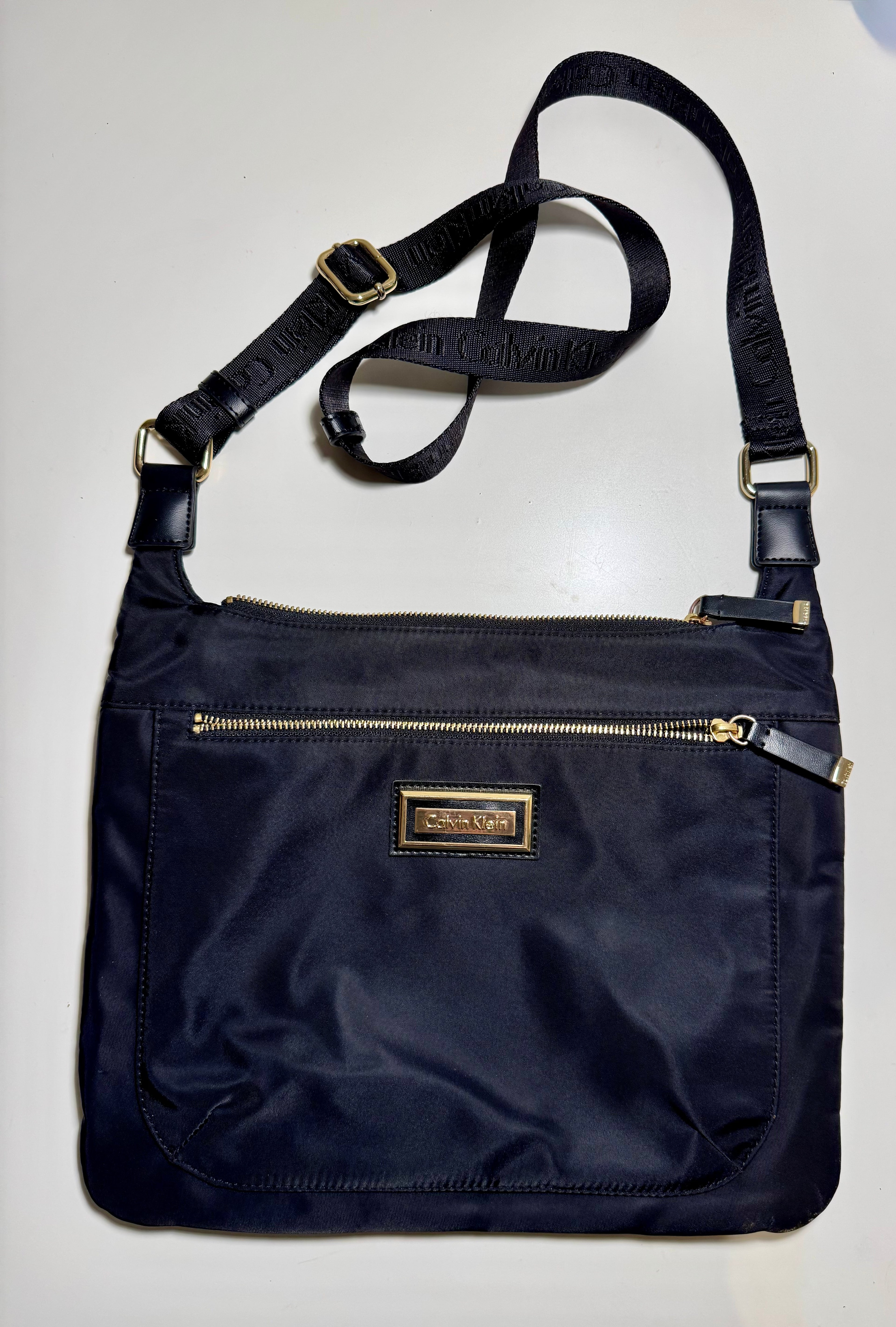 BLACK & GOLD CALVIN KLEIN HANDBAG - Consigned with VARDO Vintage & Valuables vvvardo.ca