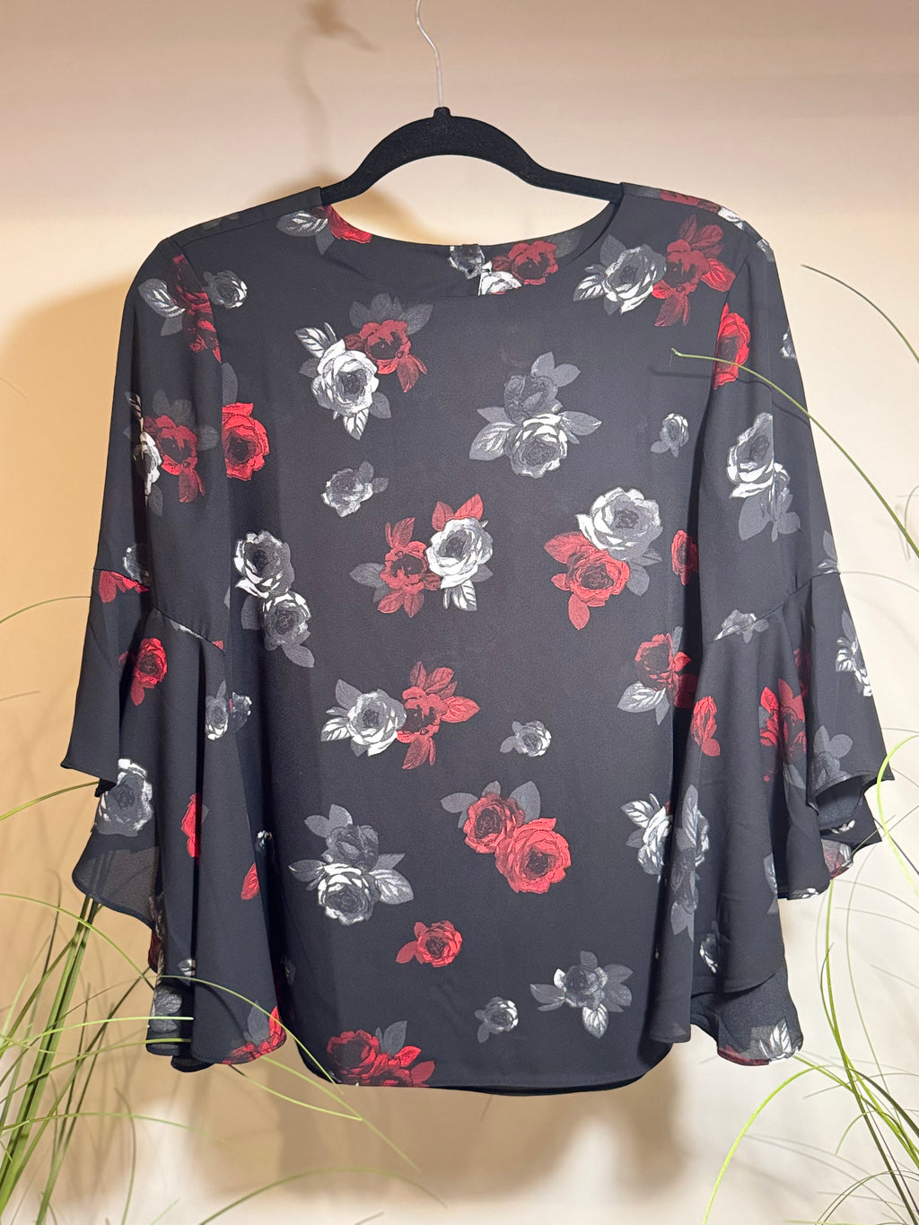 SUZY SHIER blouse with ANGLED WATERFALL FLOUNCY SLEEVES - Consigned with VARDO Vintage & Valuables vvvardo.ca