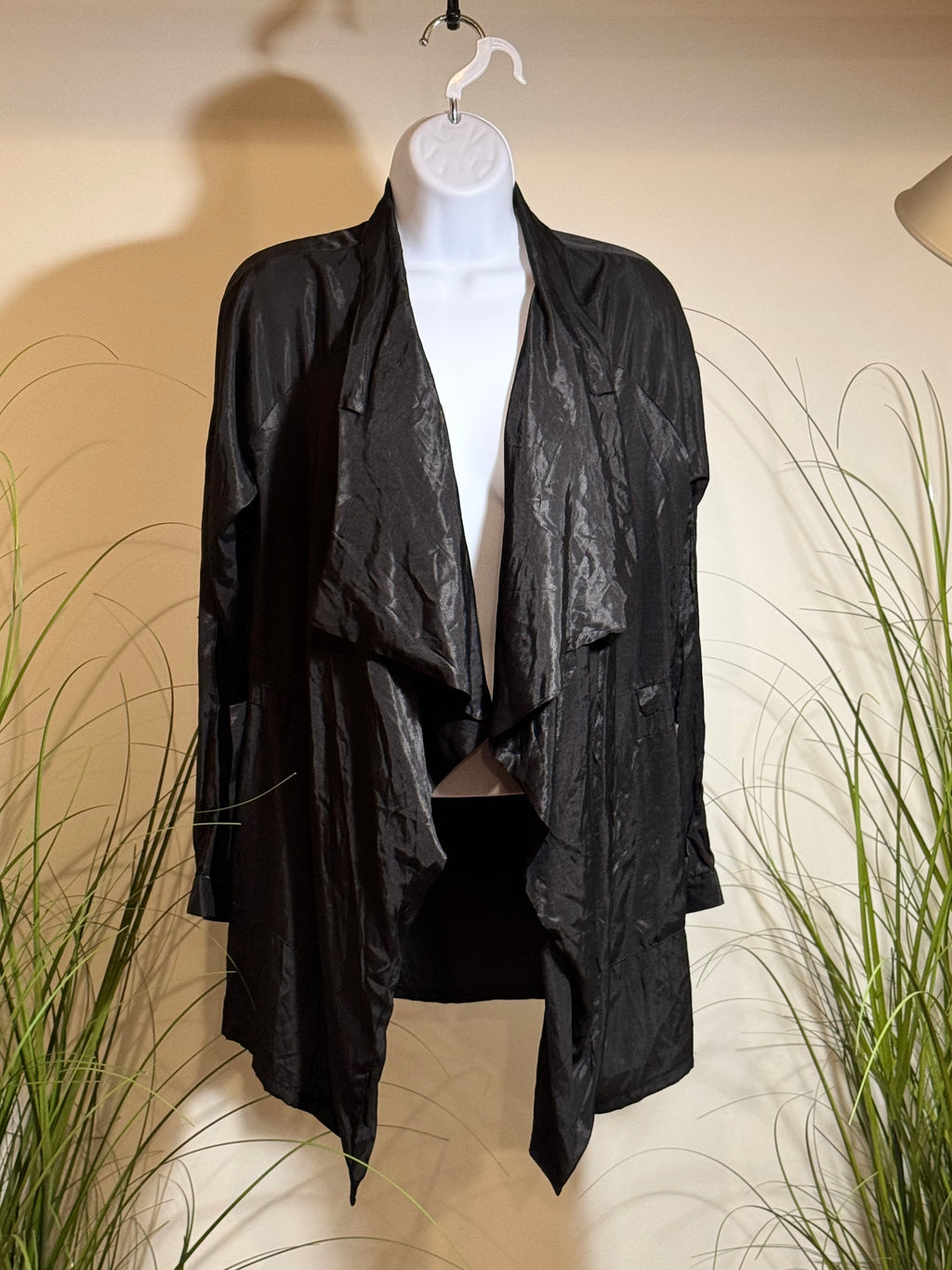 Black silky light weight open jacket - Consigned with VARDO Vintage & Valuables vvvardo.ca