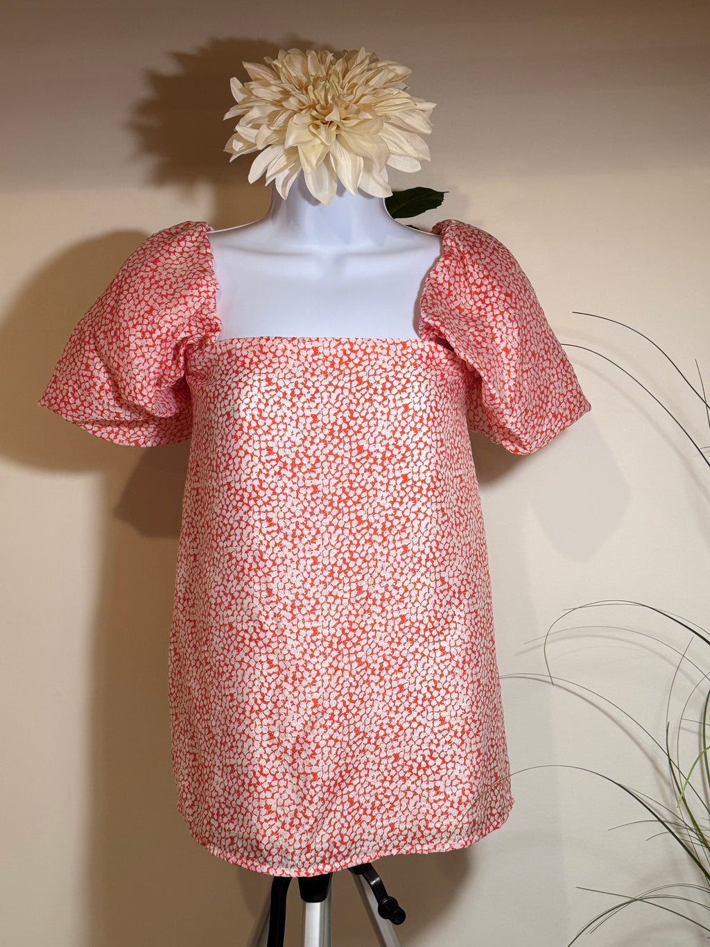 CLUB MONACO Malaina Top - Consigned with VARDO Vintage & Valuables vvvardo.ca