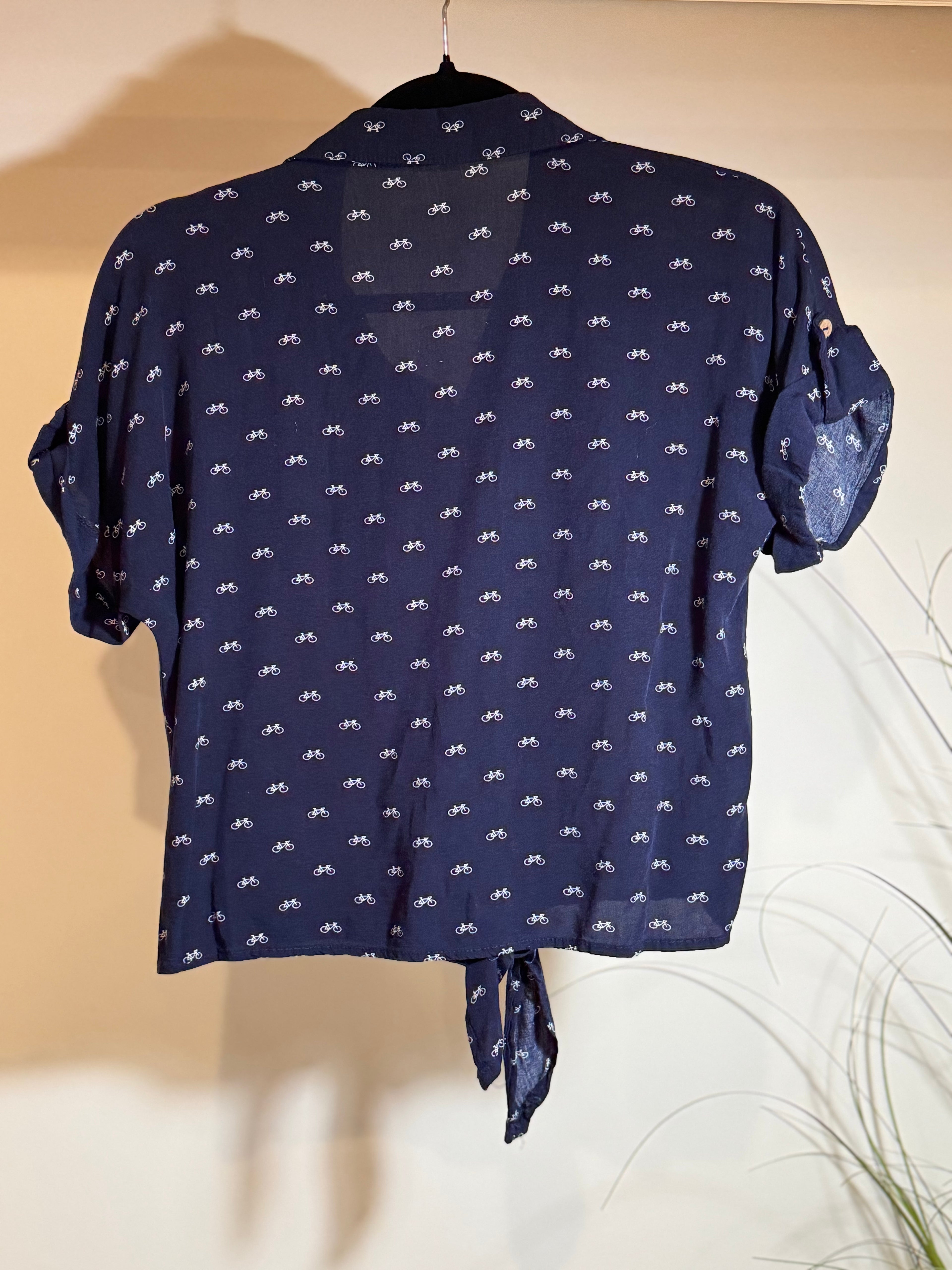 LOVE NOTES Bicycle Print Short Sleeve Button Up Top - Consigned with VARDO Vintage & Valuables vvvardo.ca