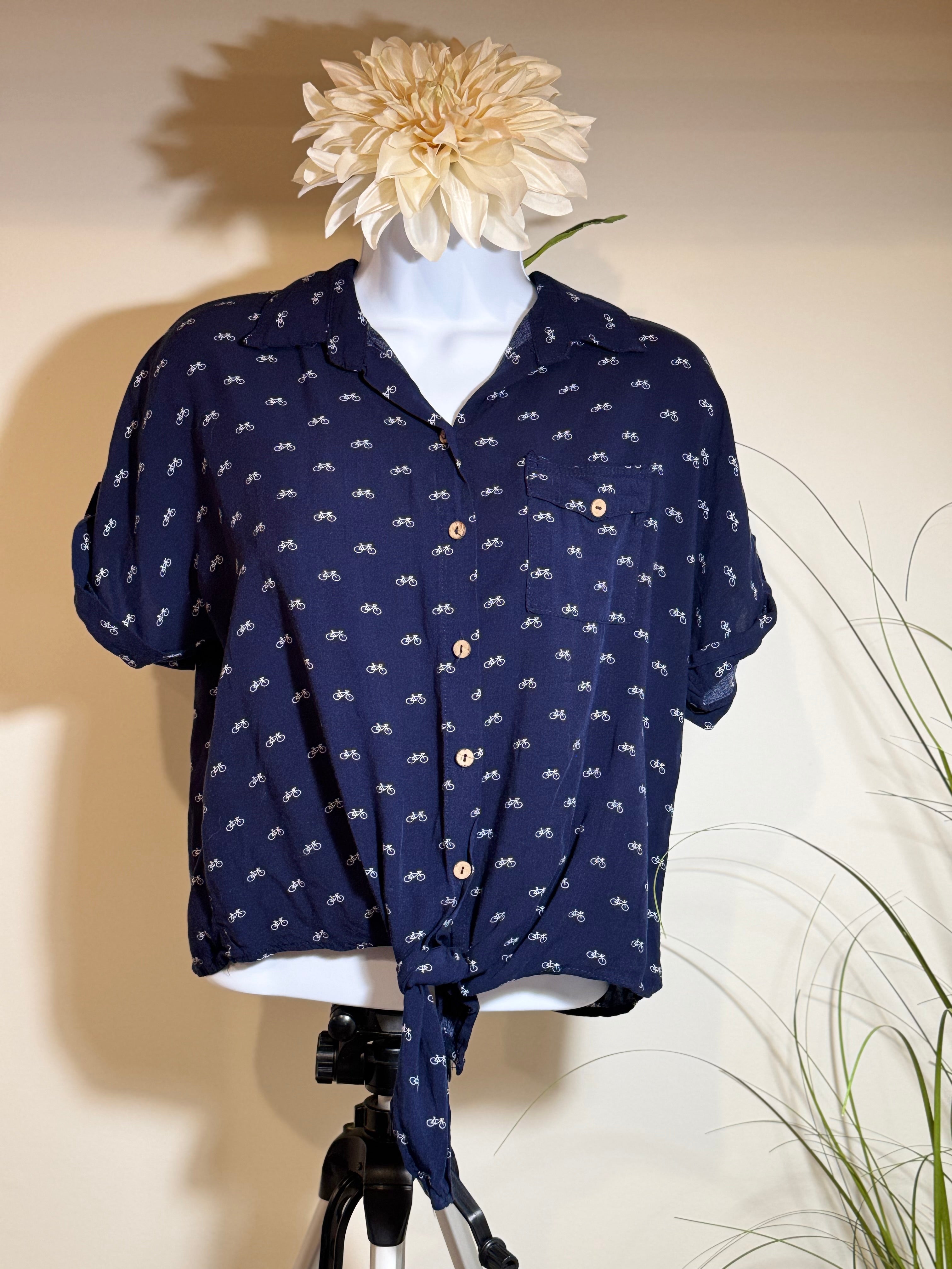 LOVE NOTES Bicycle Print Short Sleeve Button Up Top - Consigned with VARDO Vintage & Valuables vvvardo.ca