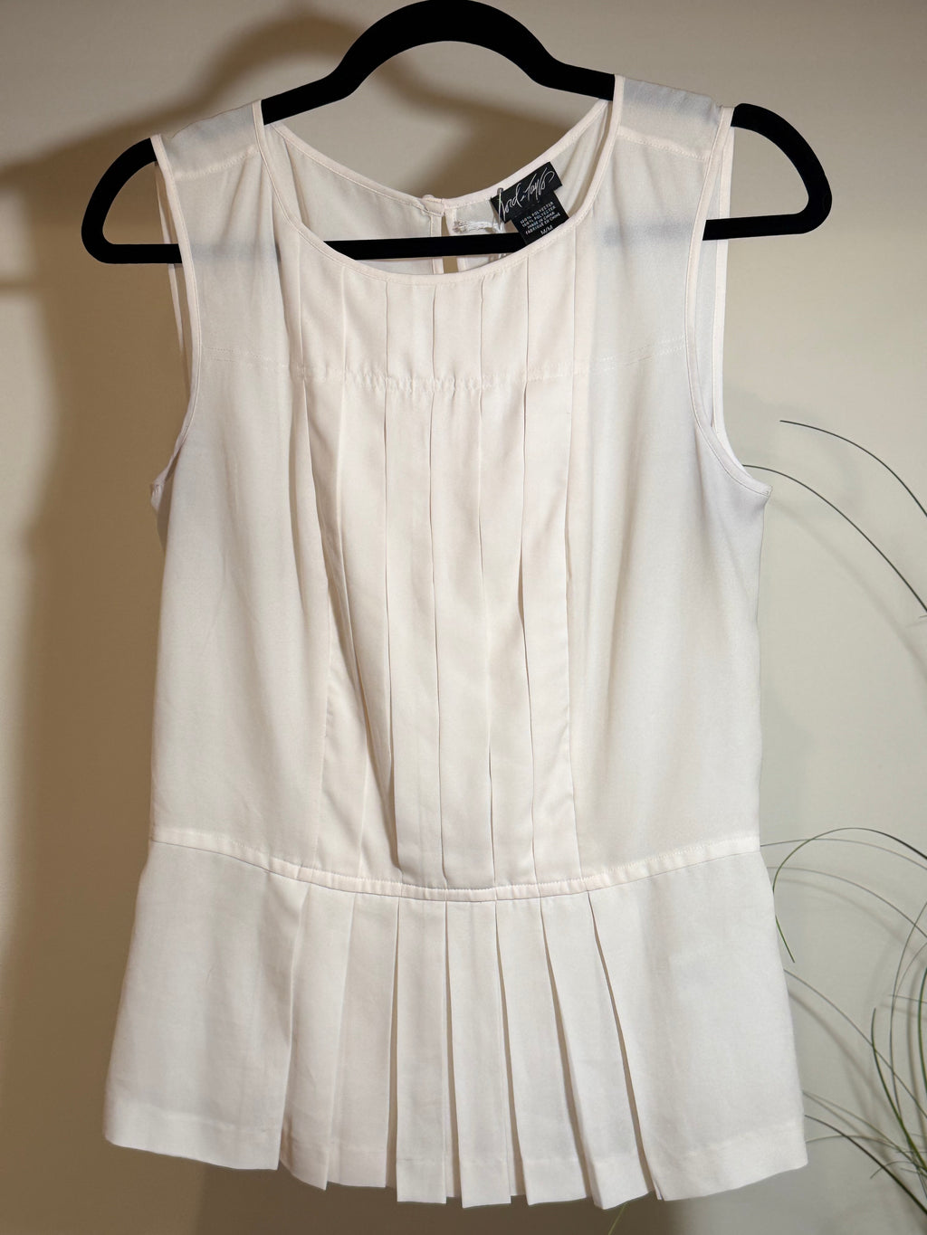 LORD & TAYLOR pleated sleeveless top - Cream