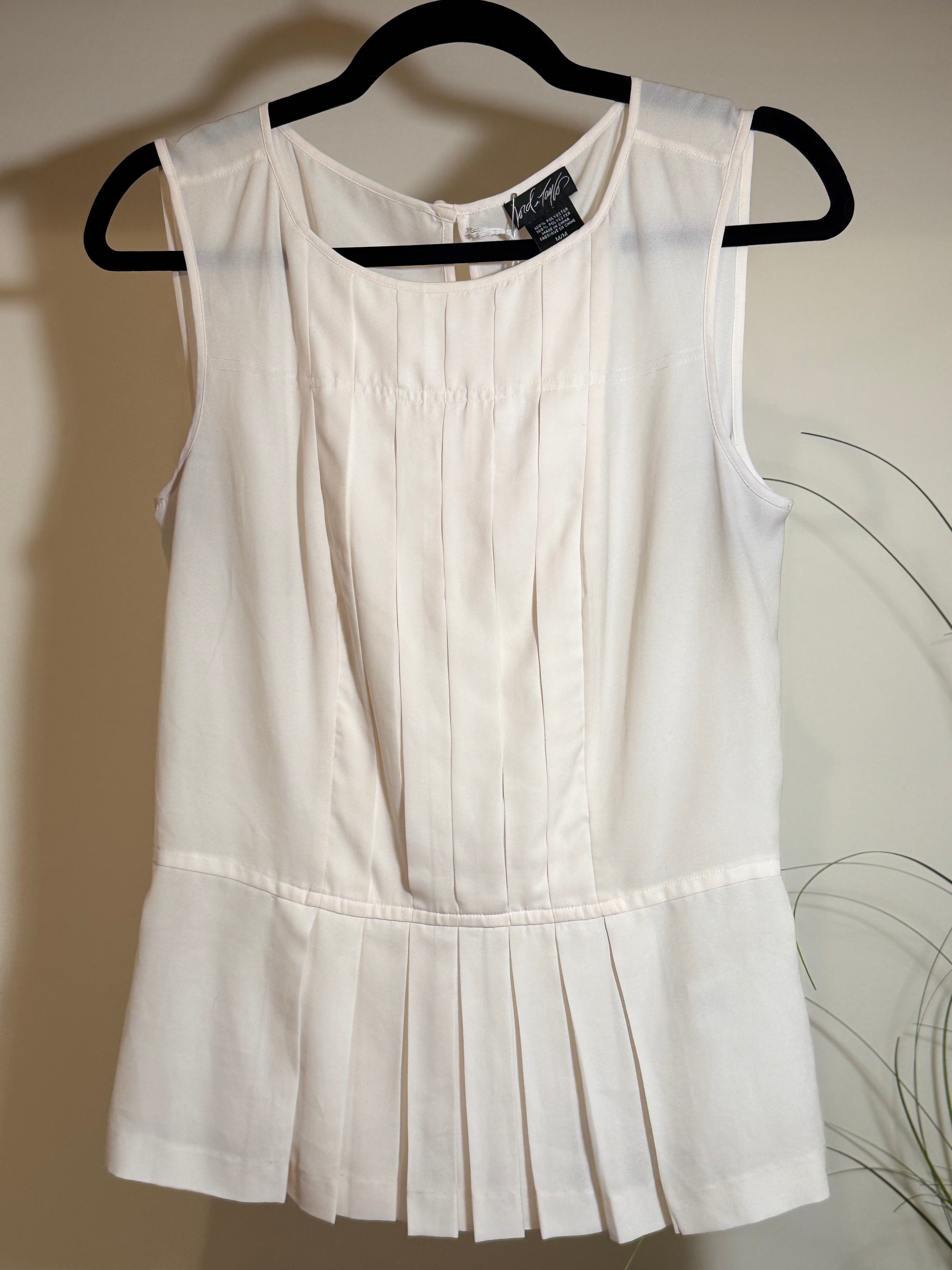 LORD & TAYLOR pleated sleeveless top - Consigned with VARDO Vintage & Valuables vvvardo.ca