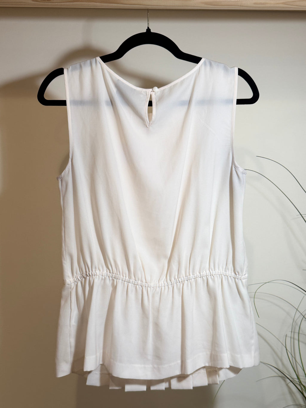 LORD & TAYLOR pleated sleeveless top - Cream