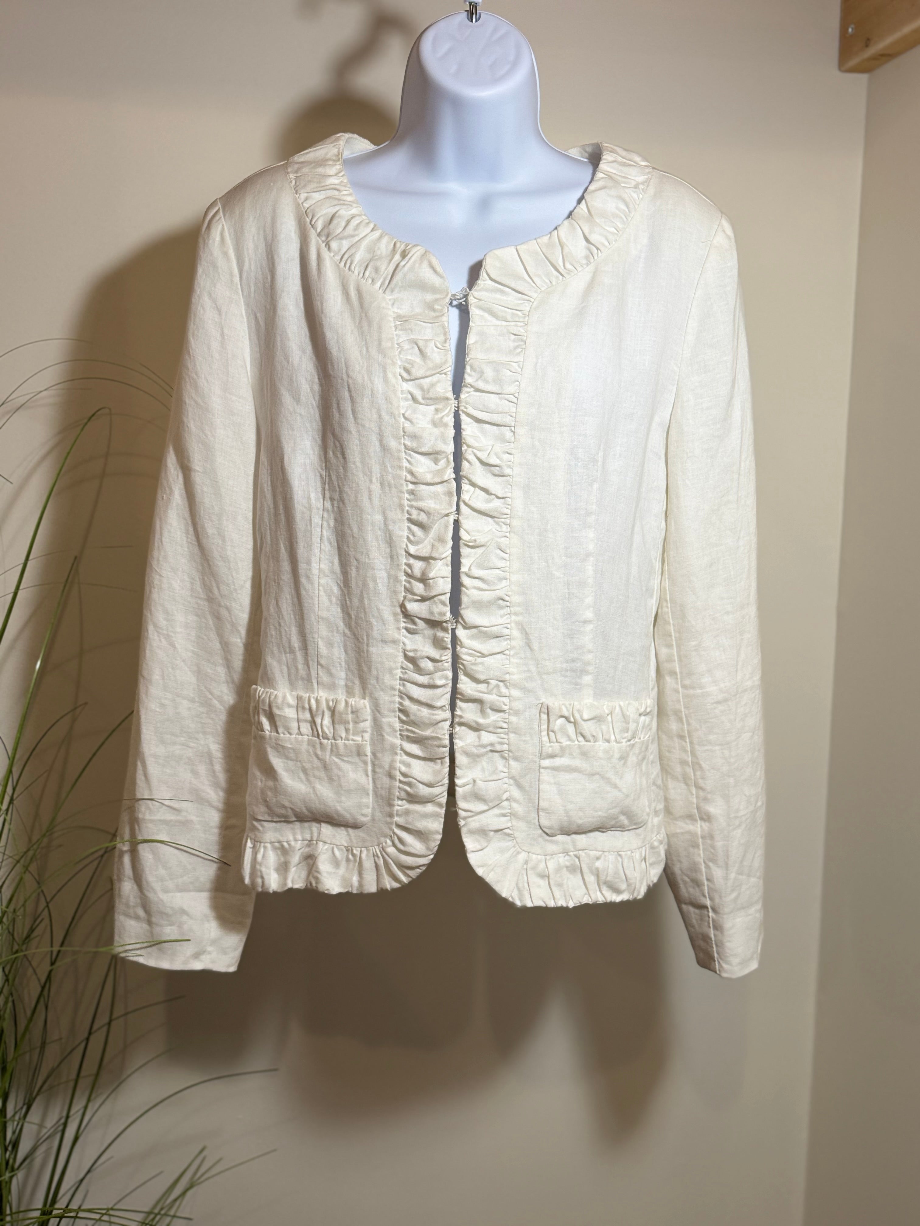 LAURA White LINEN jacket - Consigned with VARDO Vintage & Valuables vvvardo.ca