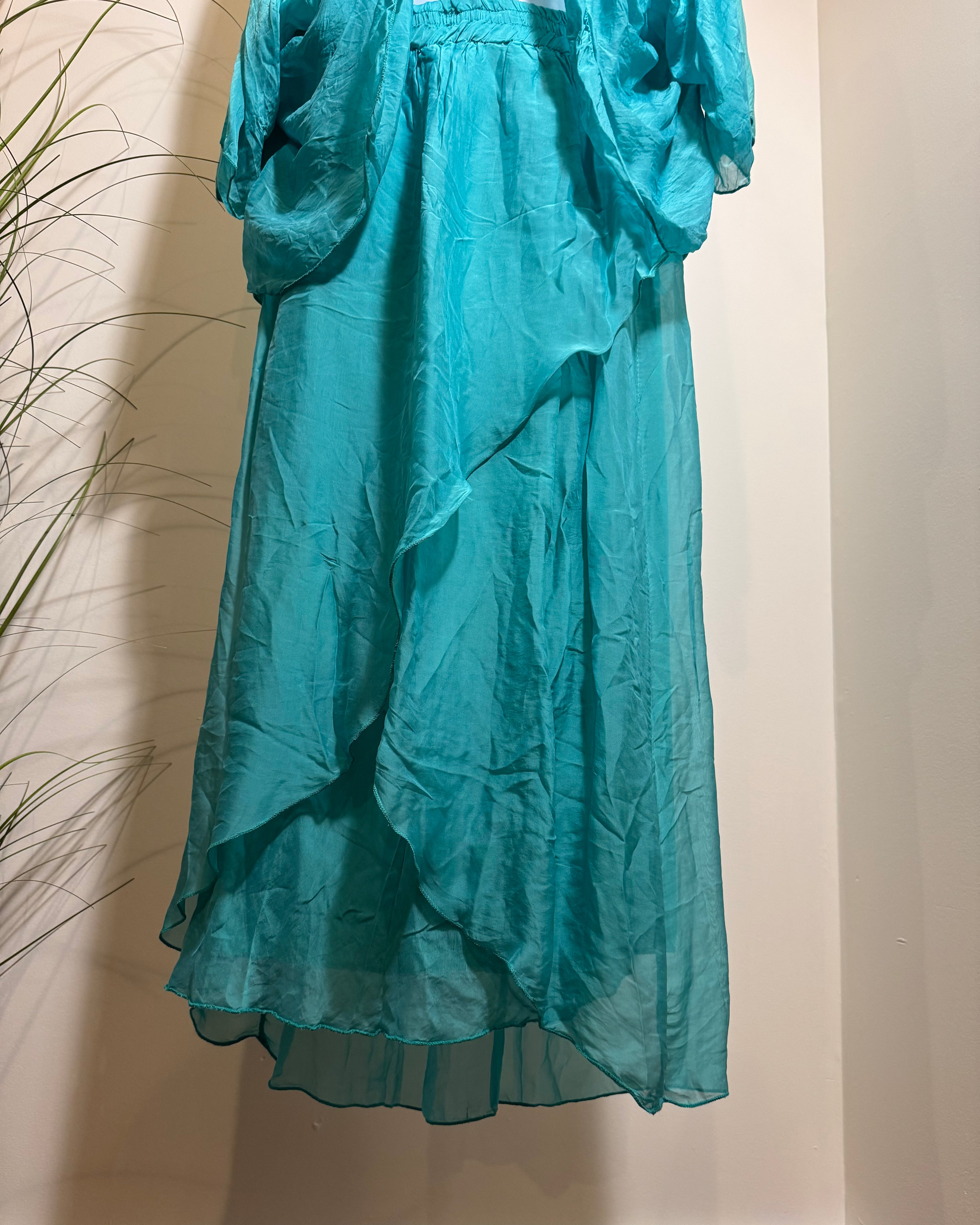 M MADE IN ITALY SILK/VISCOSE SET - Consigned with VARDO Vintage & Valuables vvvardo.ca