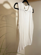 H&M BASICS WHITE TANK TOP - Consigned with VARDO Vintage & Valuables vvvardo.ca