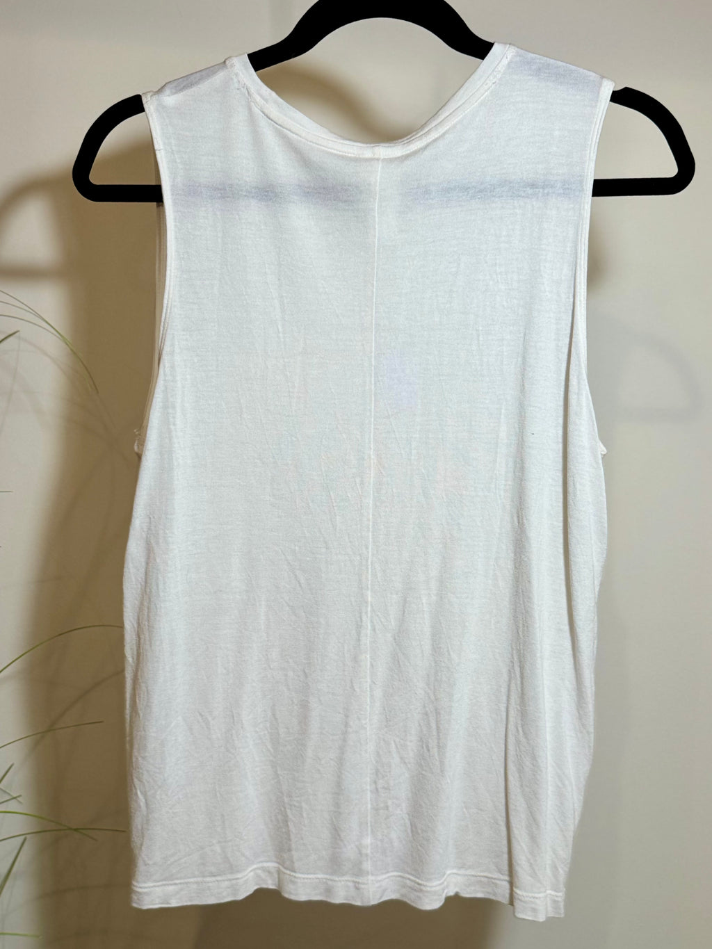 H&M BASICS WHITE TANK TOP - Consigned with VARDO Vintage & Valuables vvvardo.ca