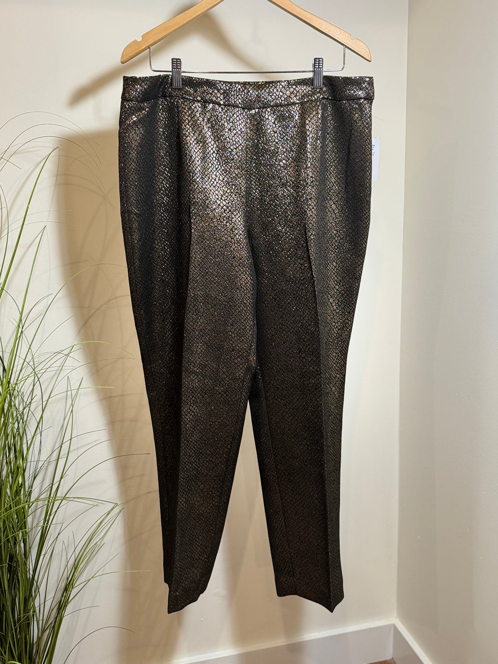 ANNE KLEIN GOLD & BLACK coloured DRESS PANTS- Consigned with VARDO Vintage & Valuables vvvardo.ca