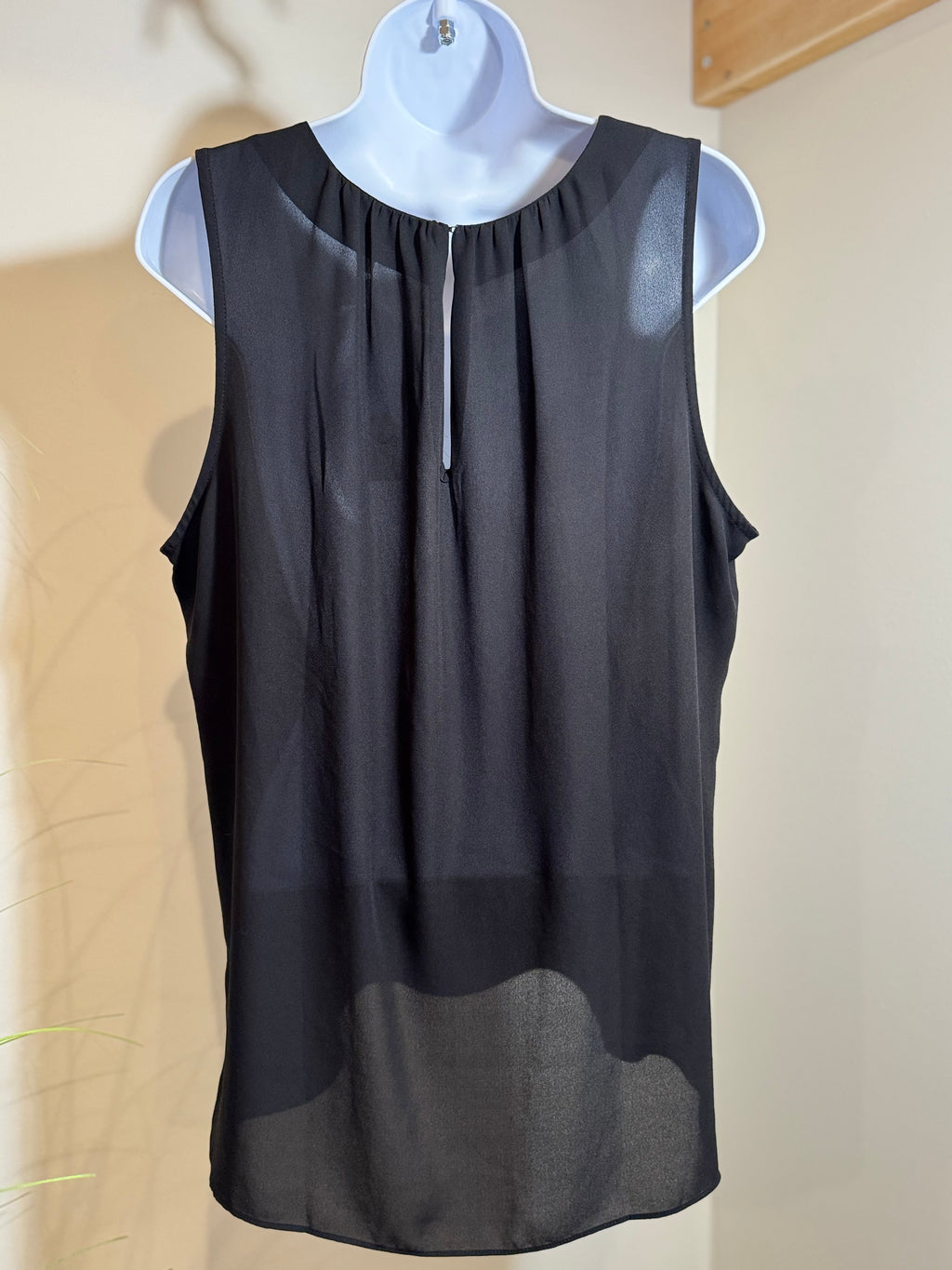 VIOLET & CLAIRE  SHEER  sleeveless BLOUSE - Consigned with VARDO Vintage & Valuables vvvardo.ca (Copy)
